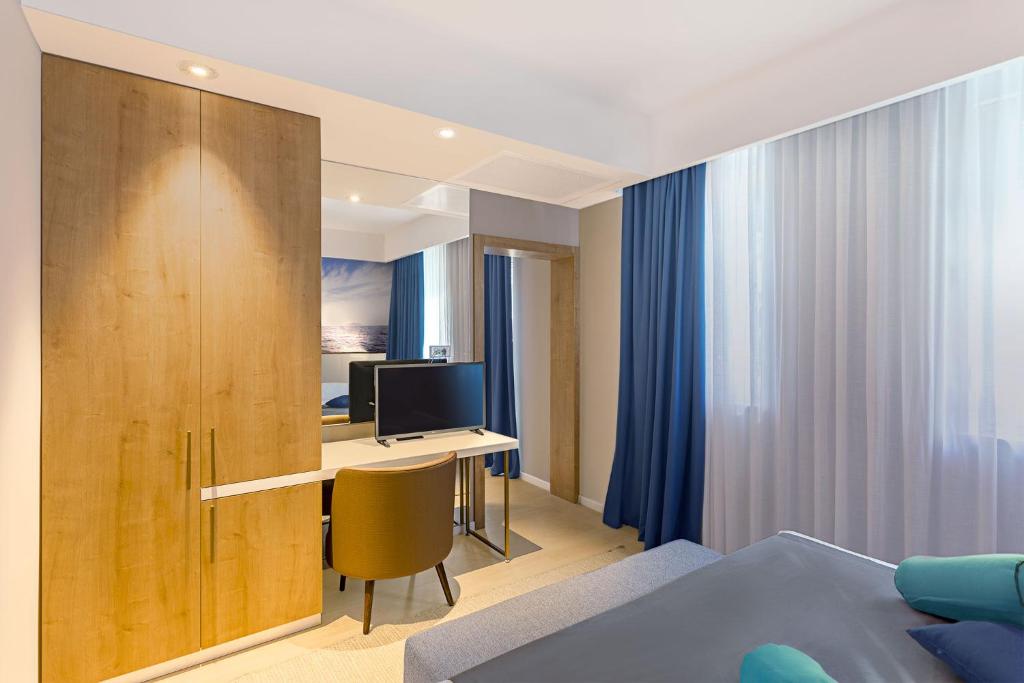 Family Room Standard