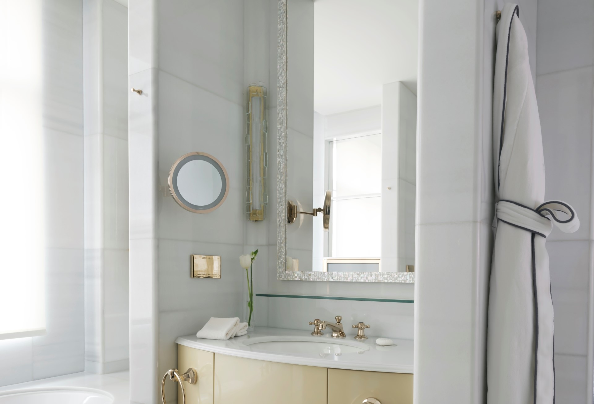 Double Deluxe King Bed