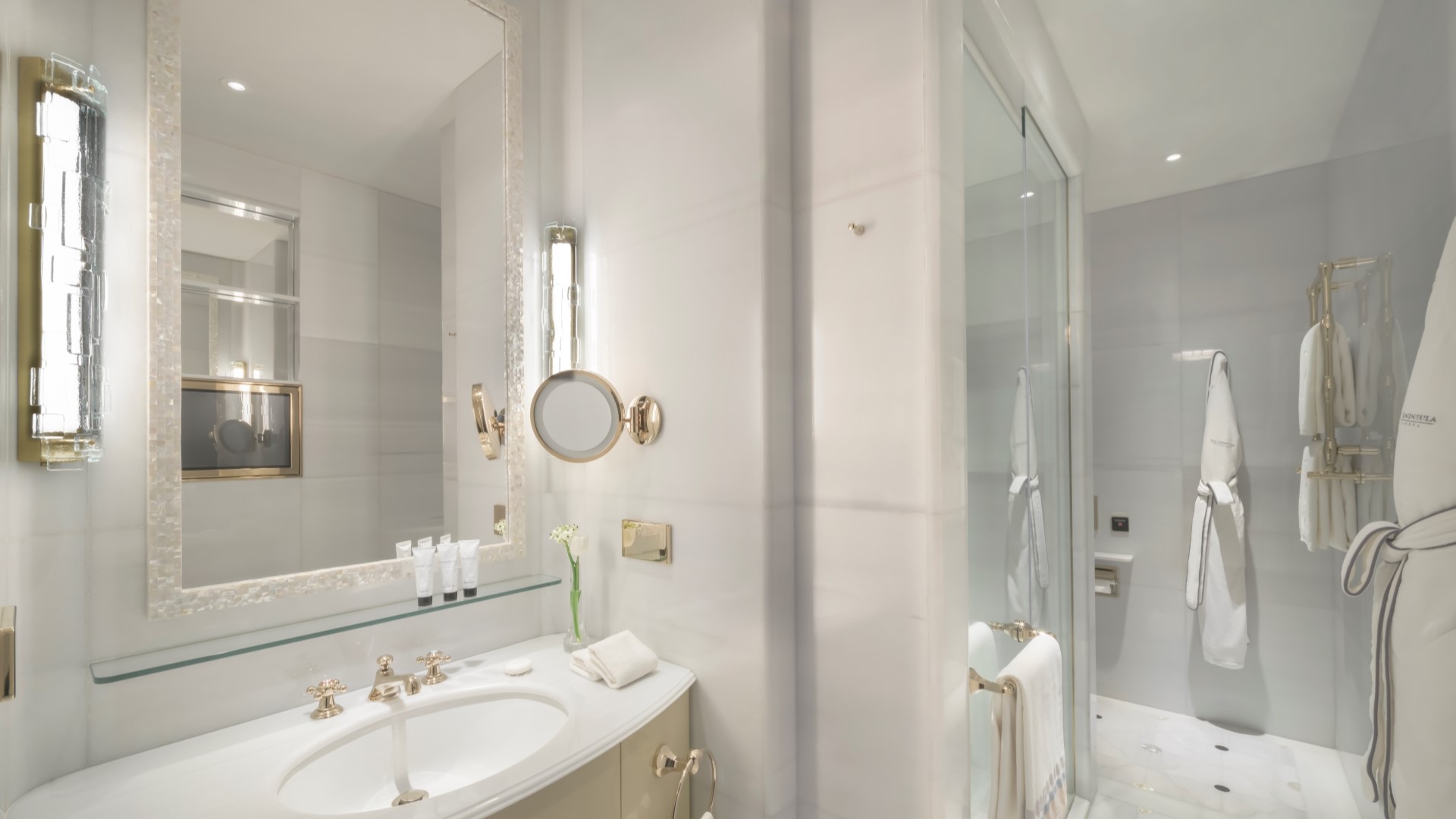 Double Accessible Superior