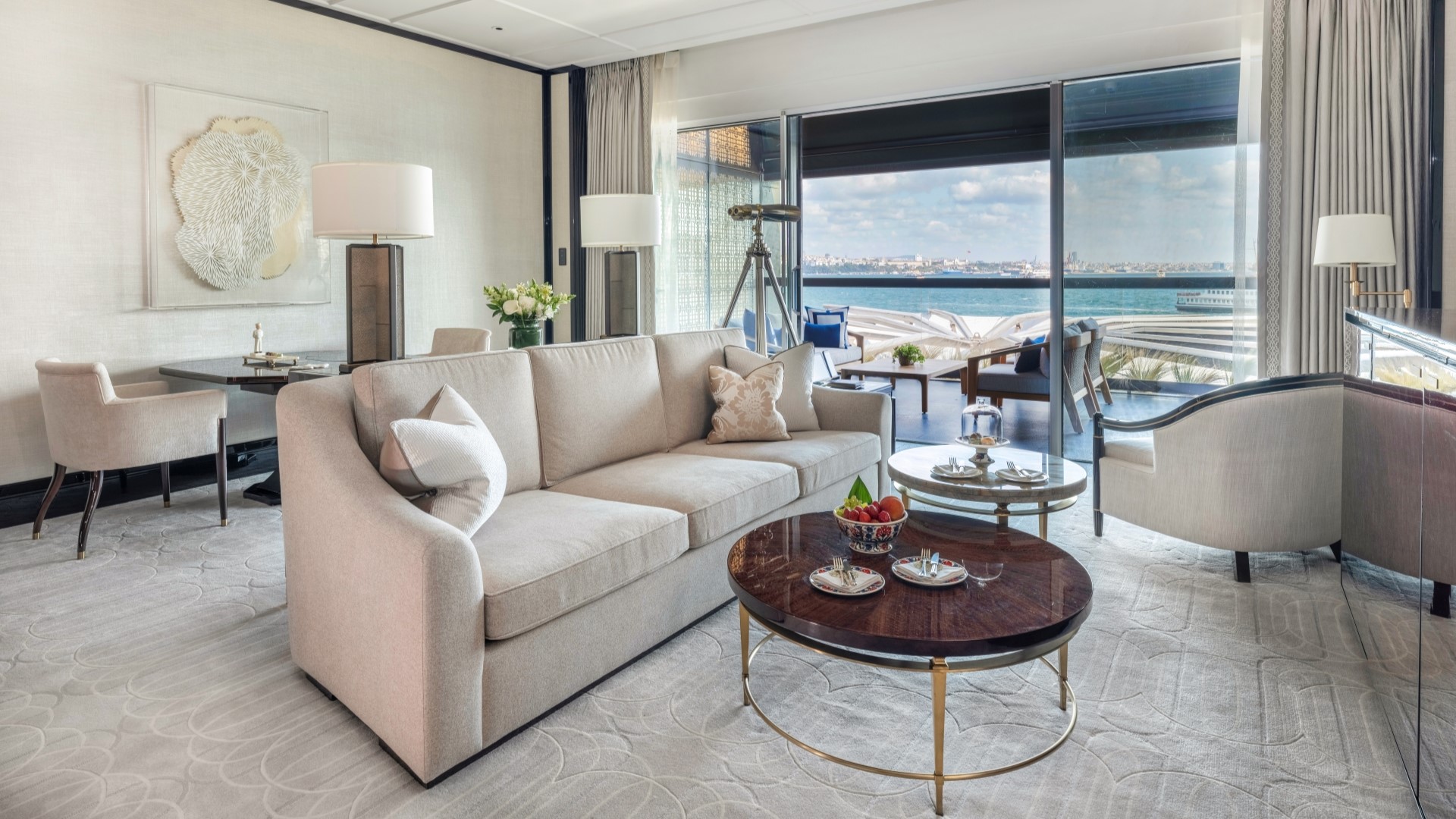 Suite Deluxe with Balcony