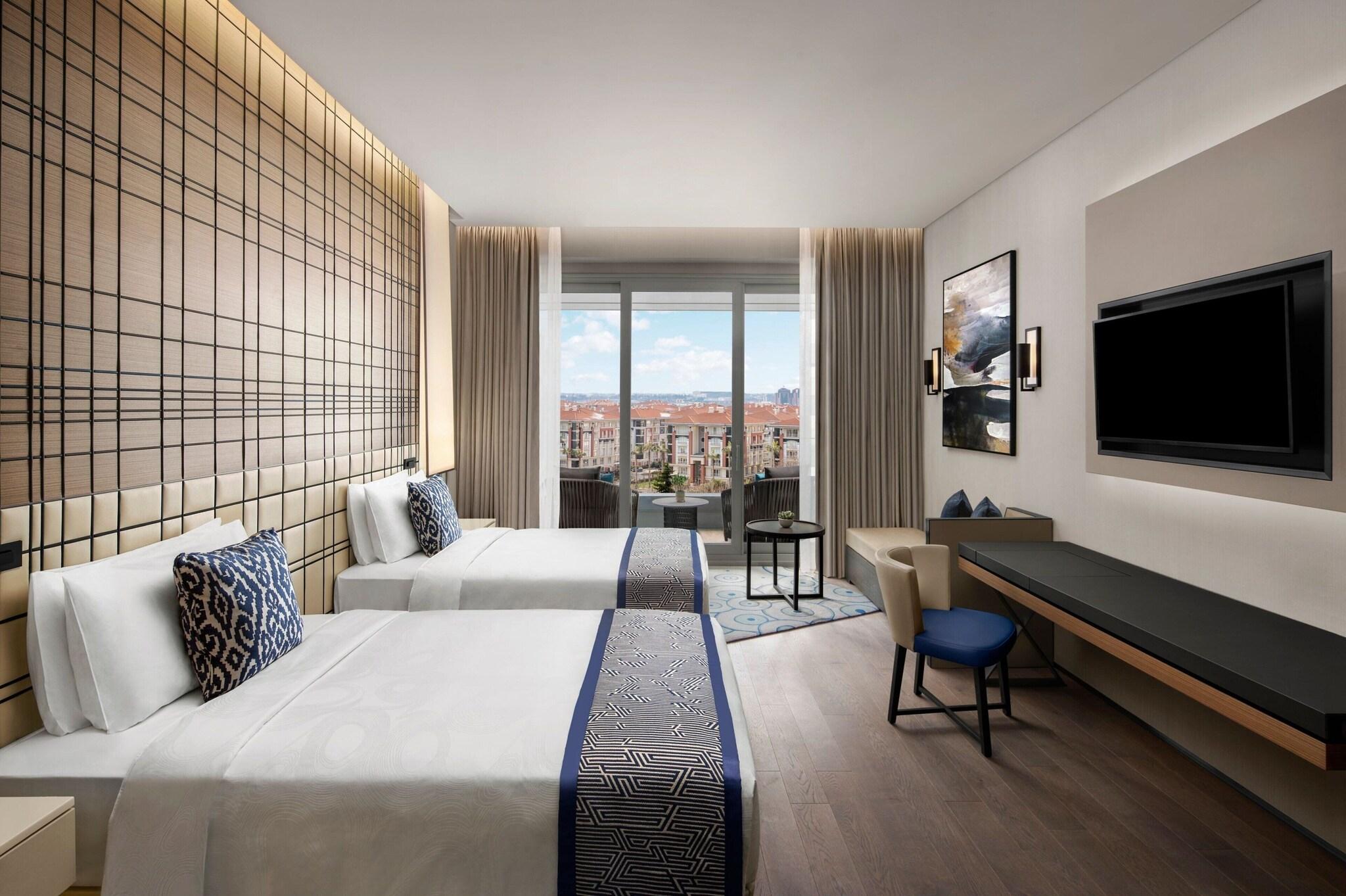 Twin Deluxe City View