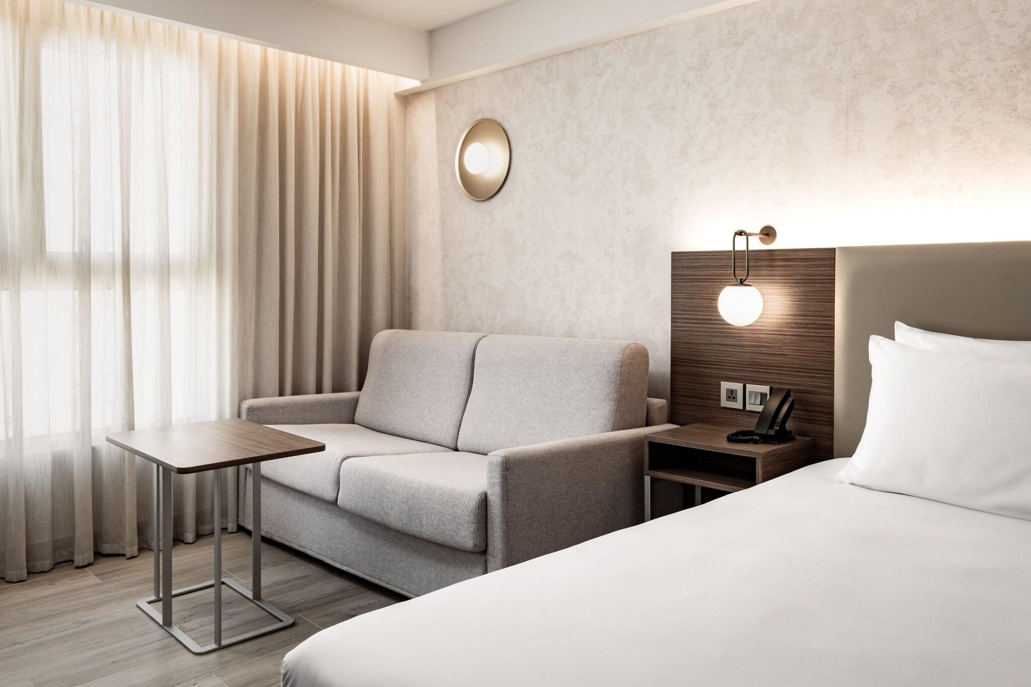 Family Room King Size Bed