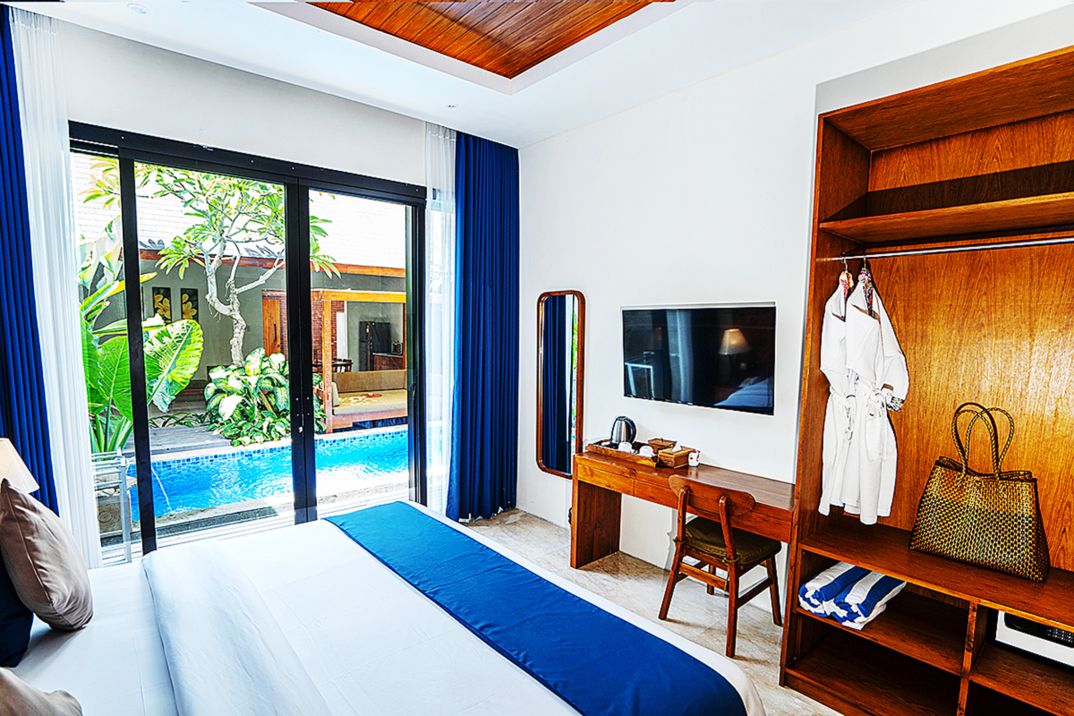 Family Room with Private Pool