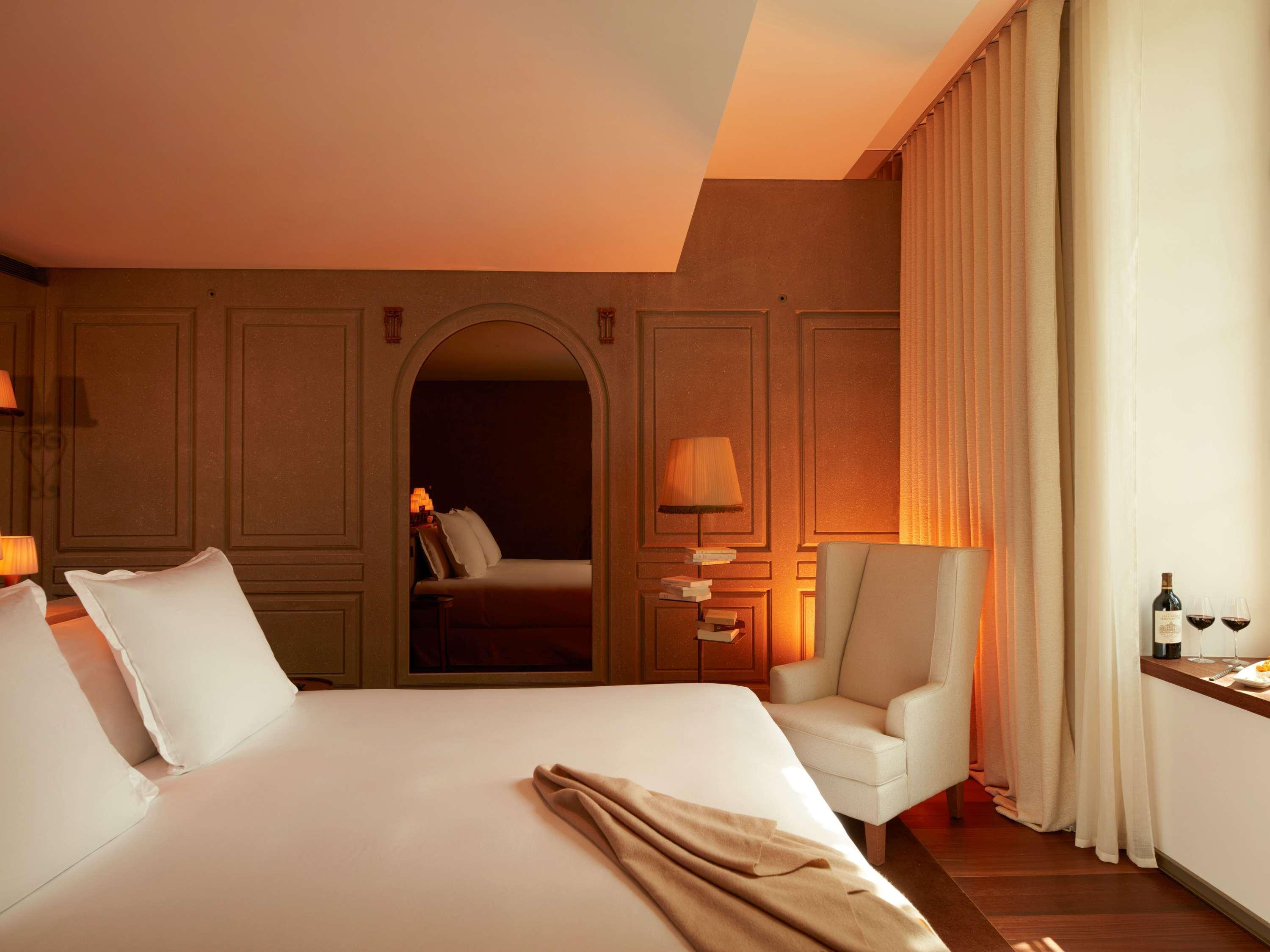 Double Accessible King Size Bed