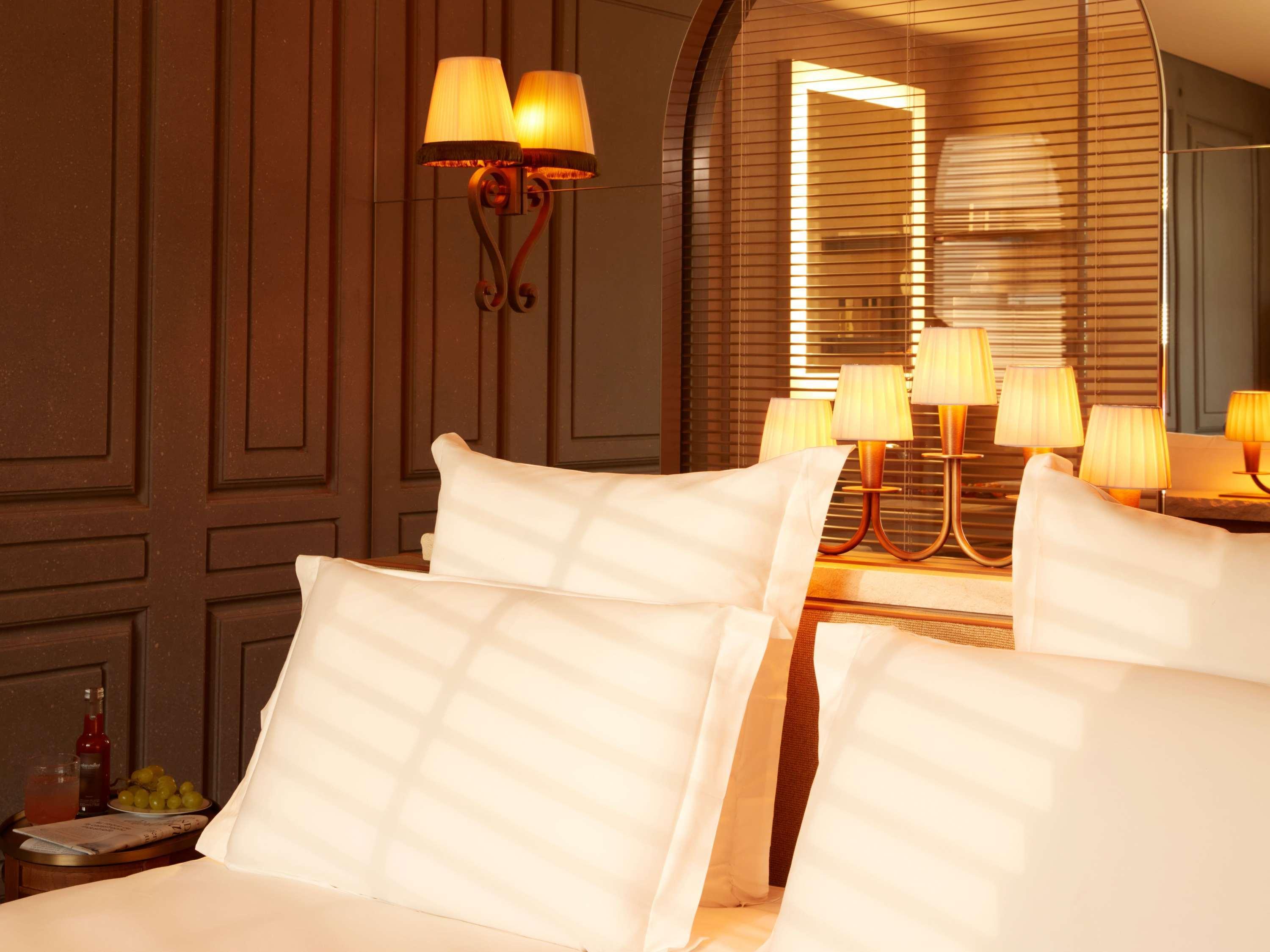 Double Accessible King Size Bed