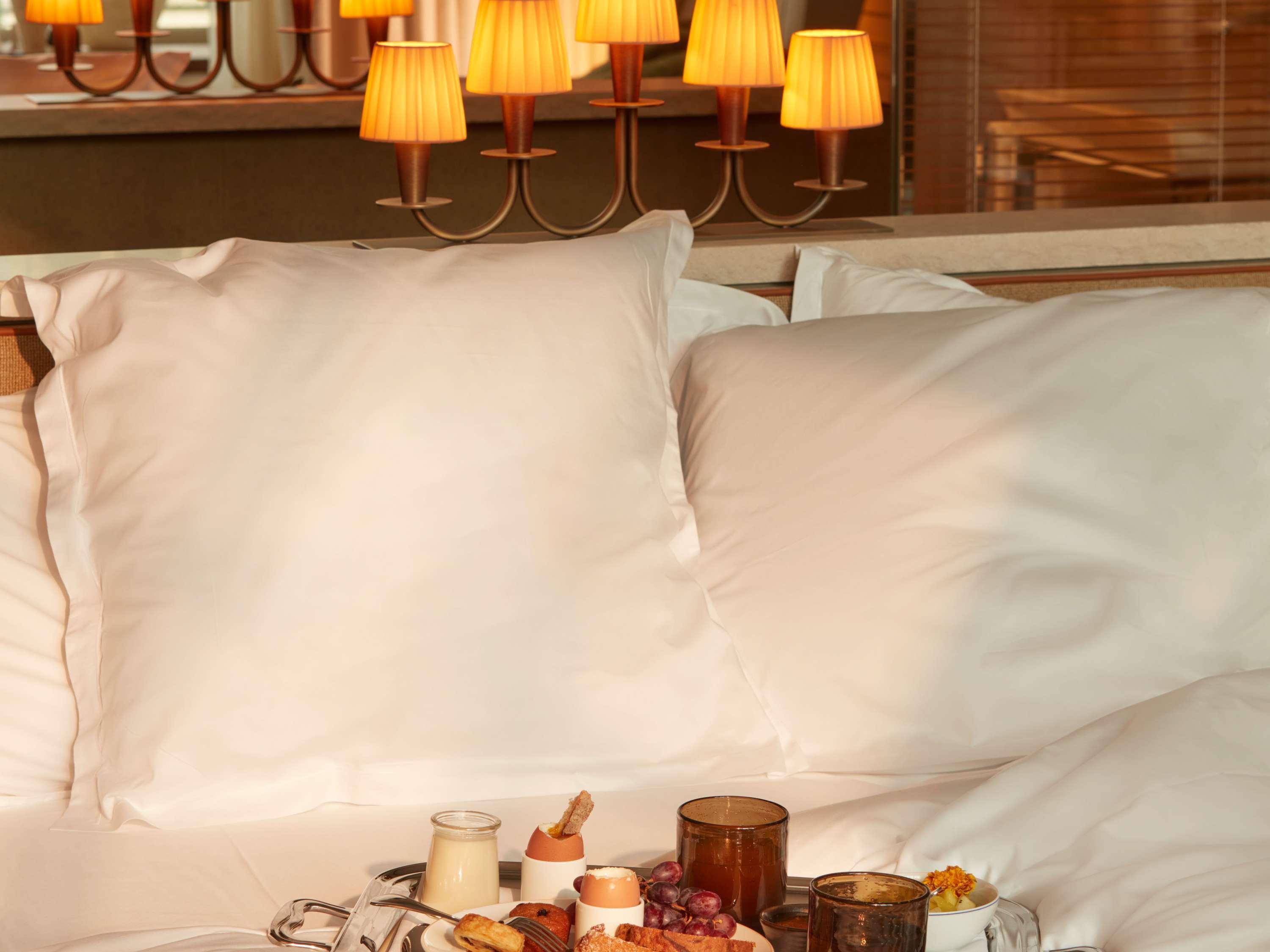 Double Deluxe King Bed