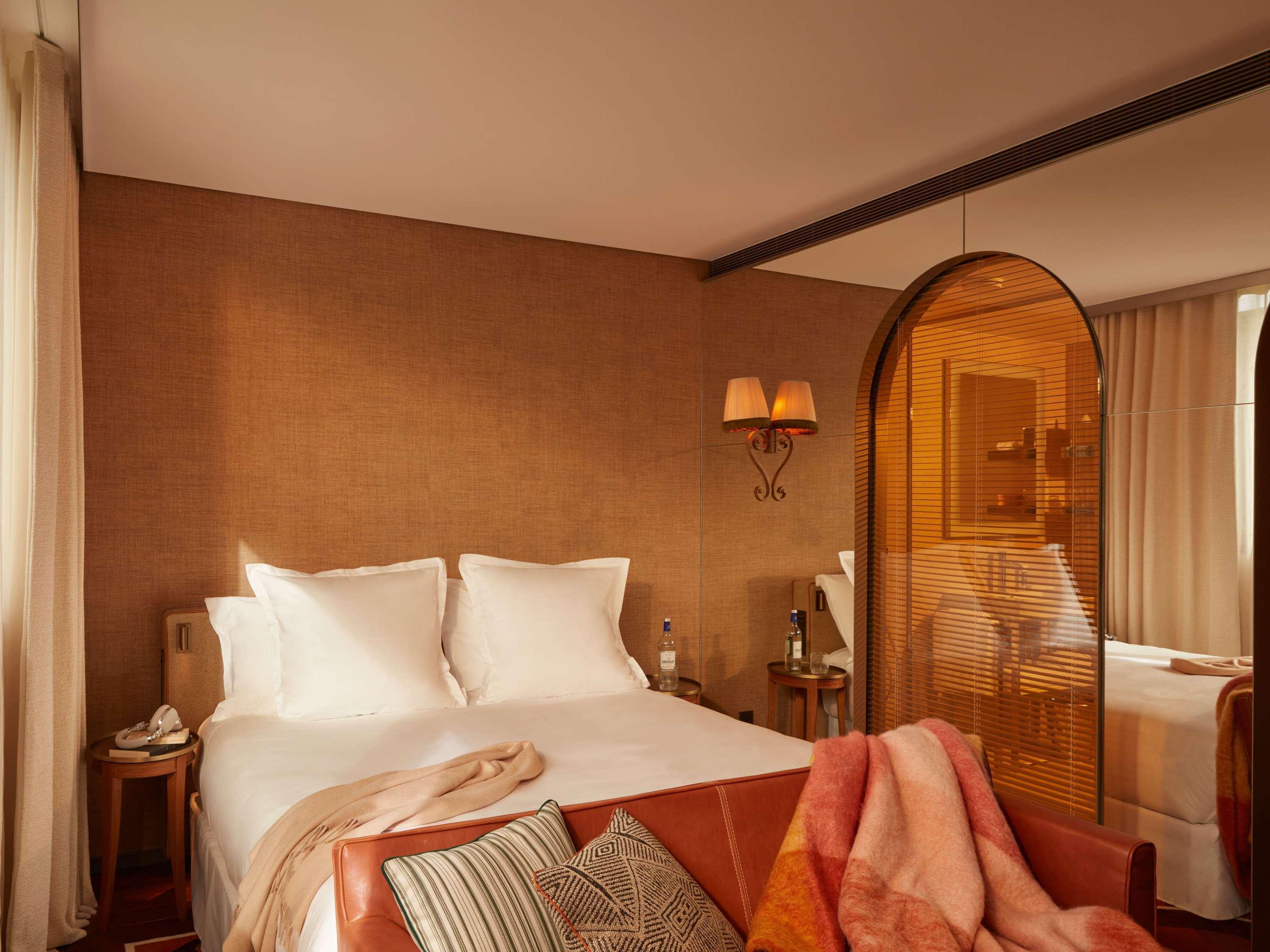 Double Superior Queen Bed