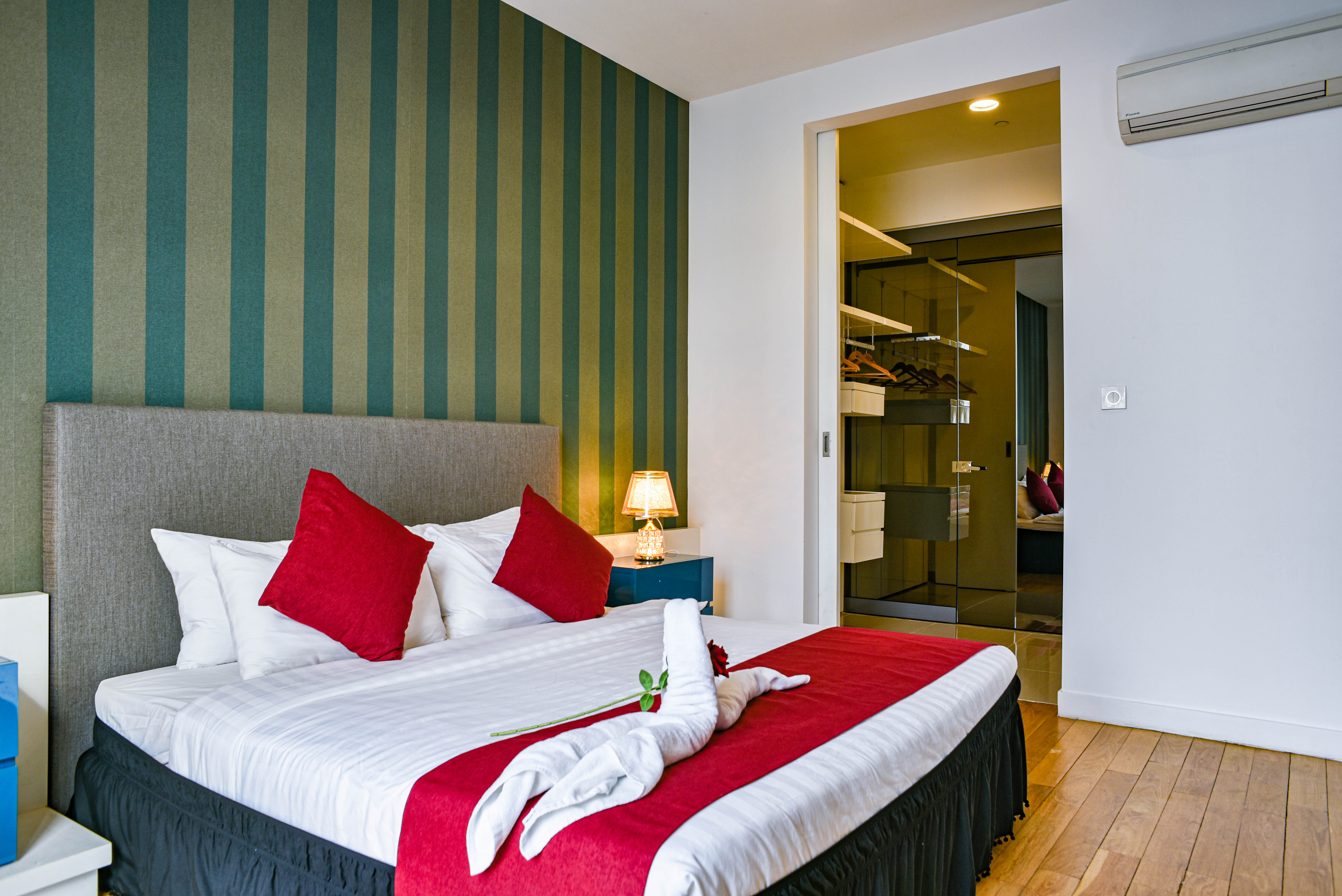 Suite Deluxe King Bed