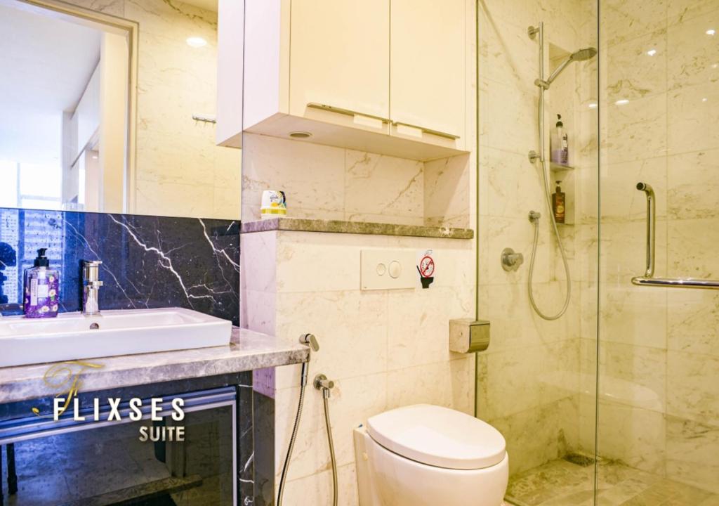 Suite Three Bedrooms Two Bathrooms