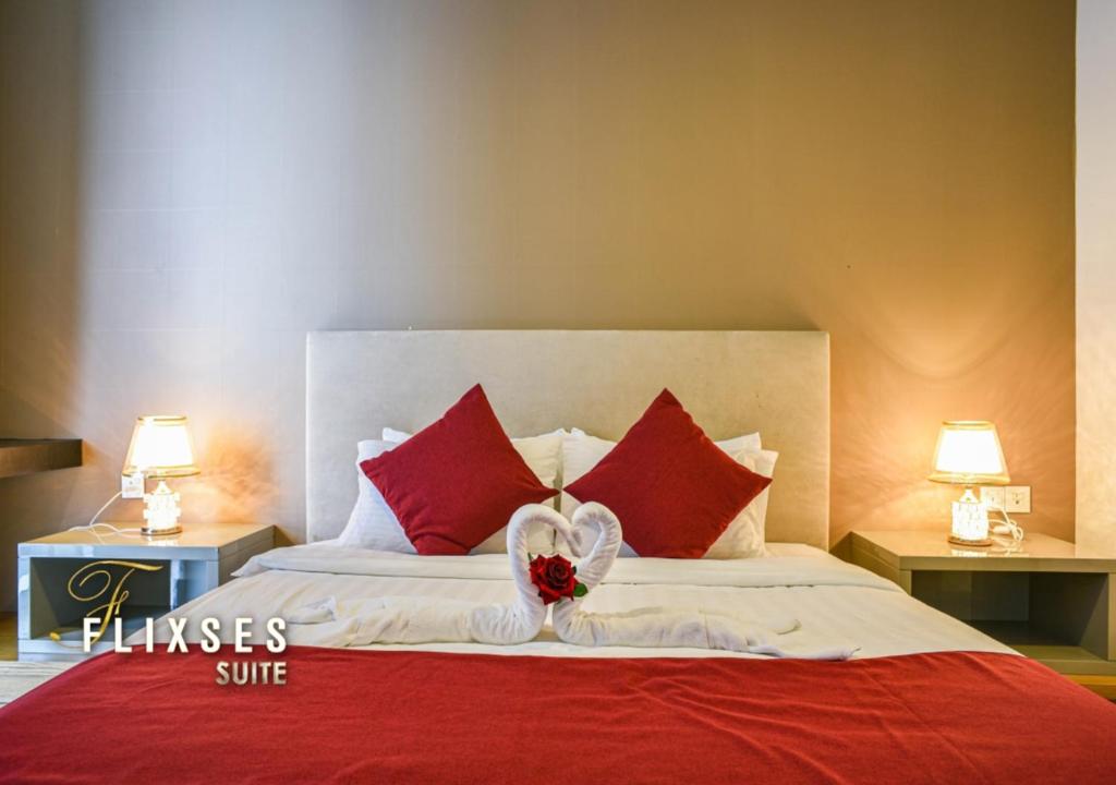 Suite Three Bedrooms Two Bathrooms