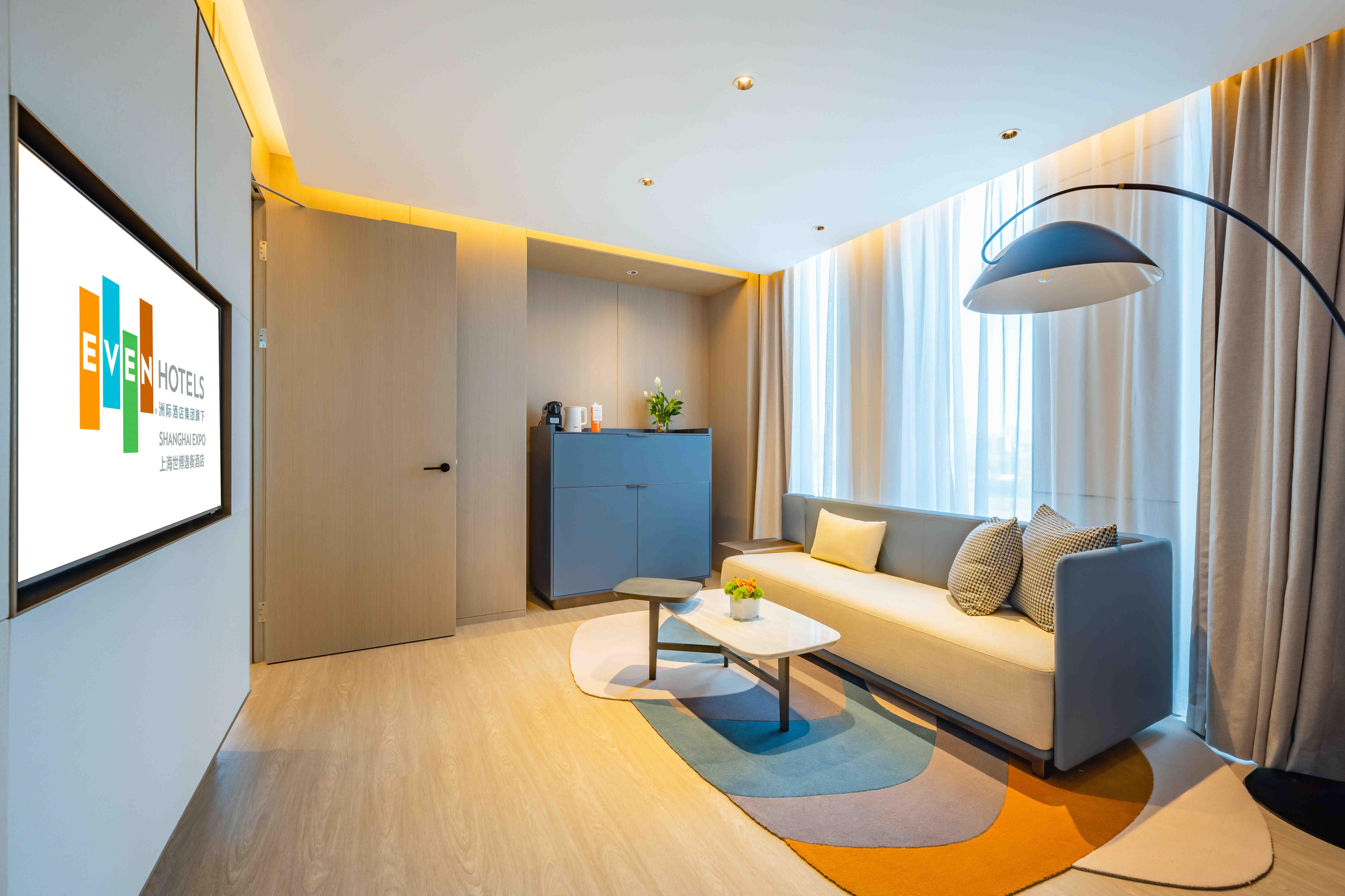 Suite King Bed One Bedroom 