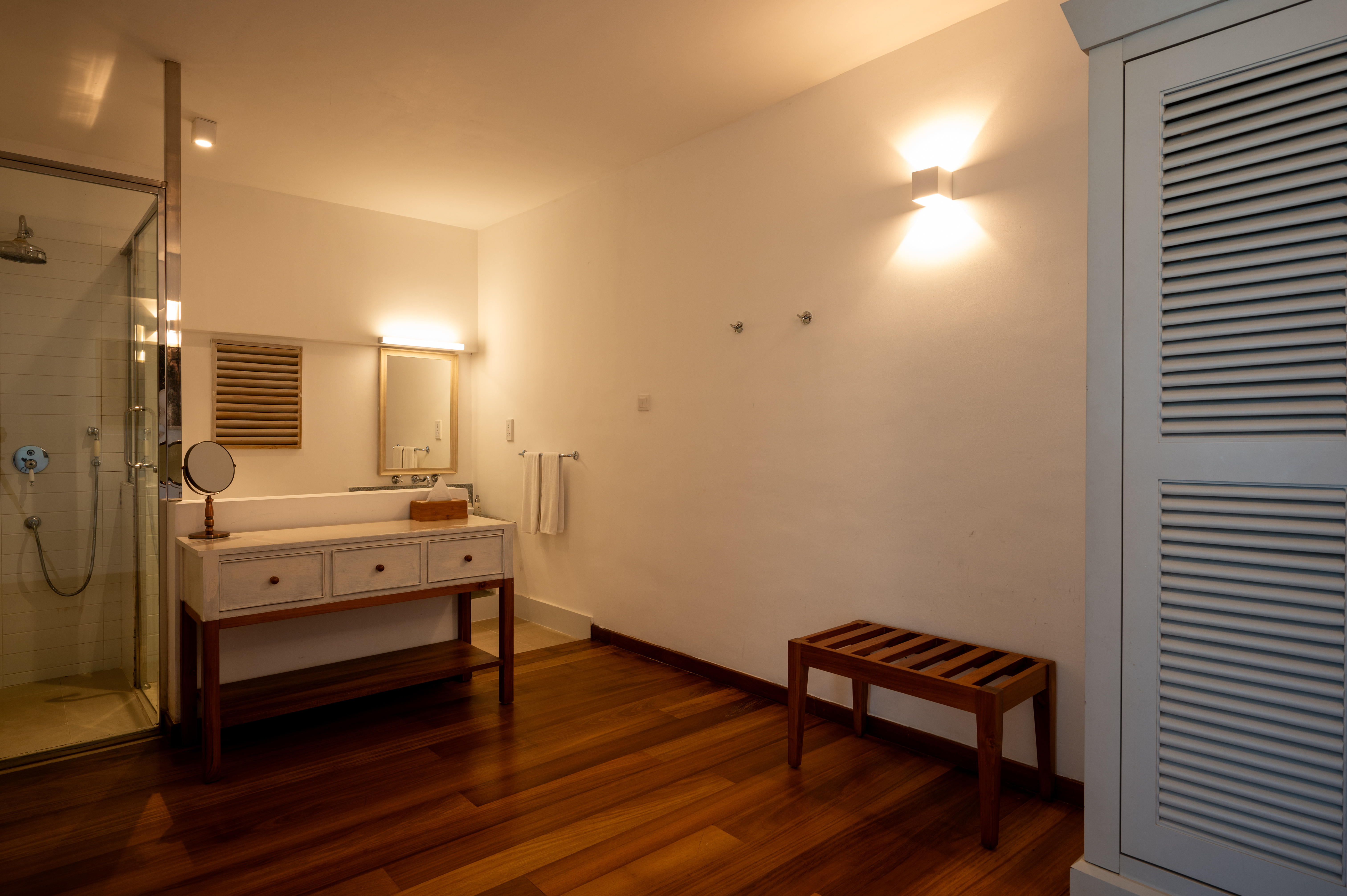 Double Deluxe King Bed