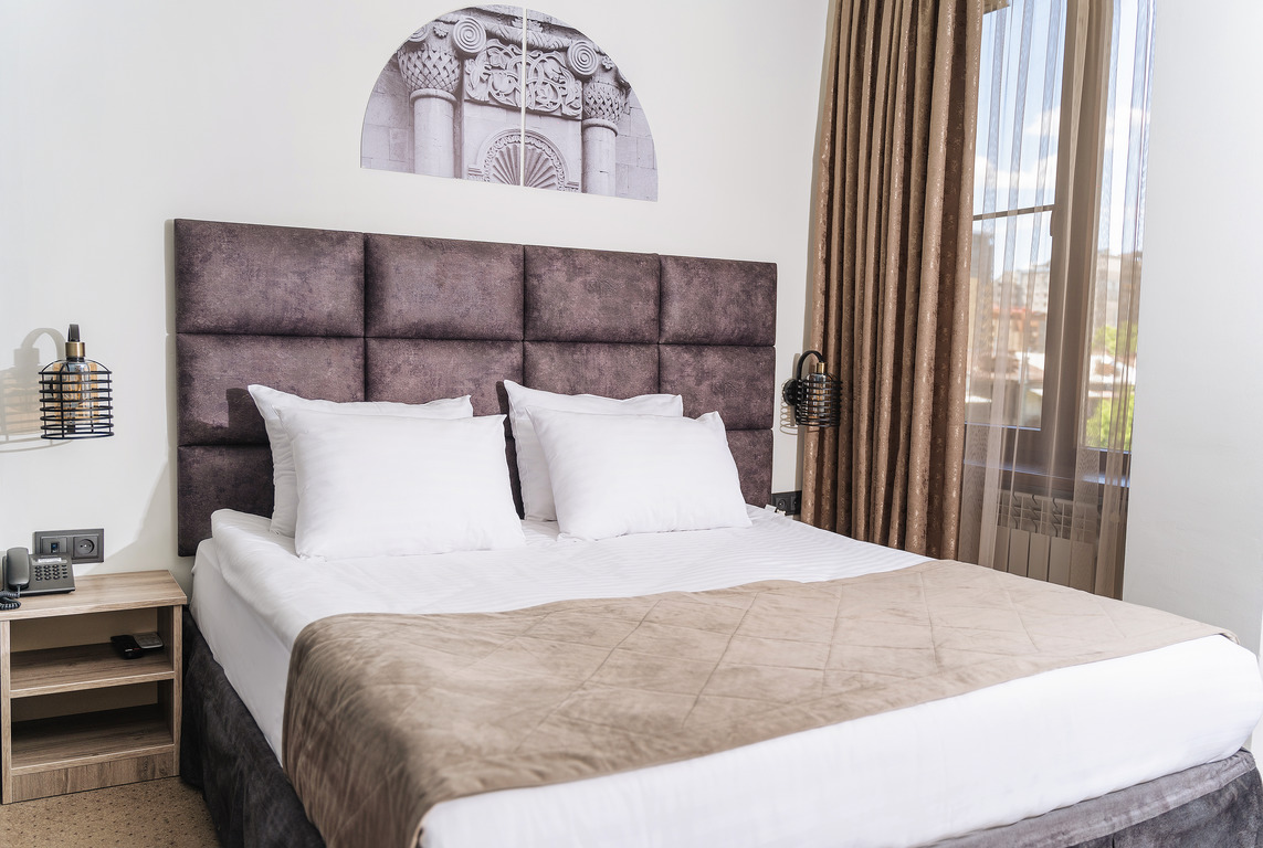 Double or Twin Standard