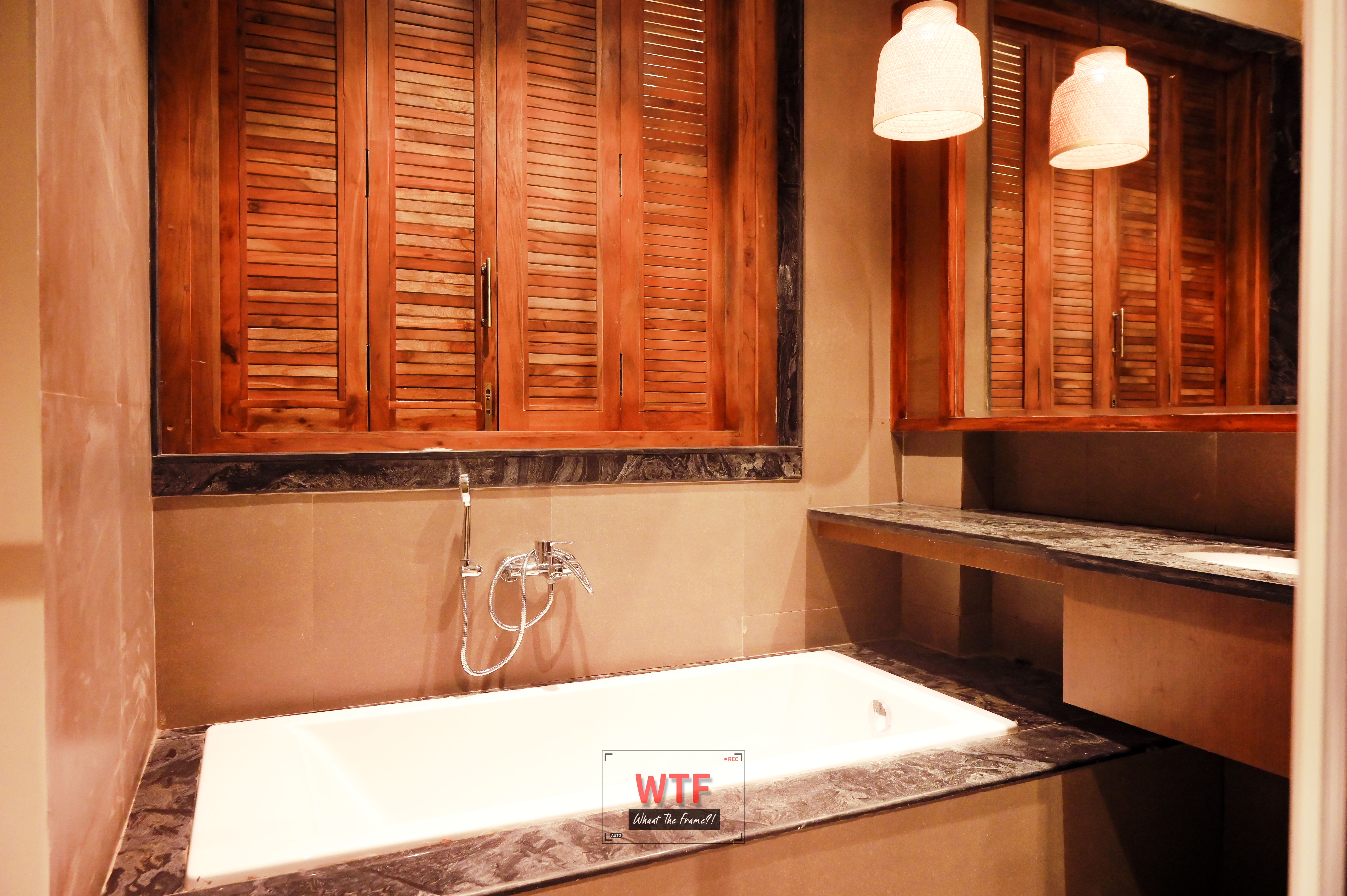 Suite Deluxe King Bed