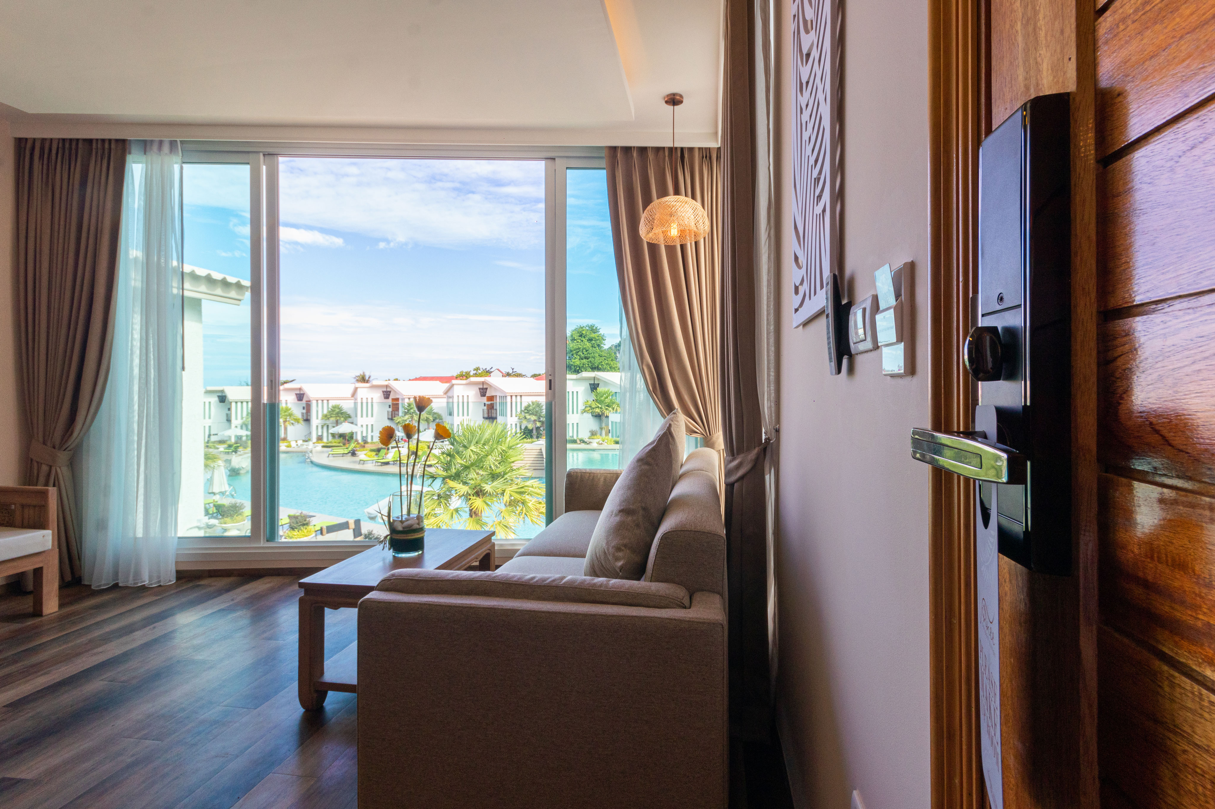 Double or Twin One Bedroom One Bathroom