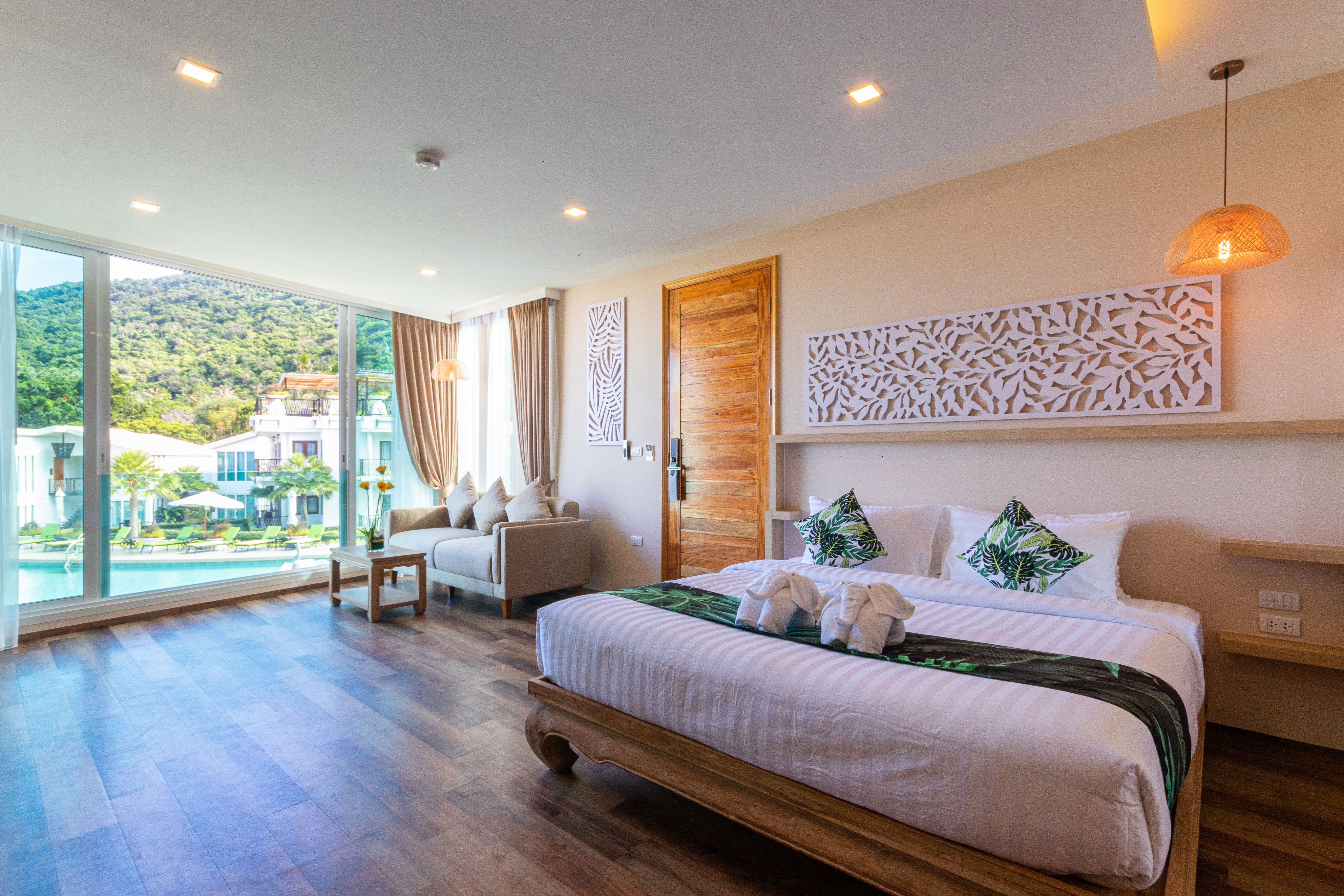 Double or Twin One Bedroom One Bathroom