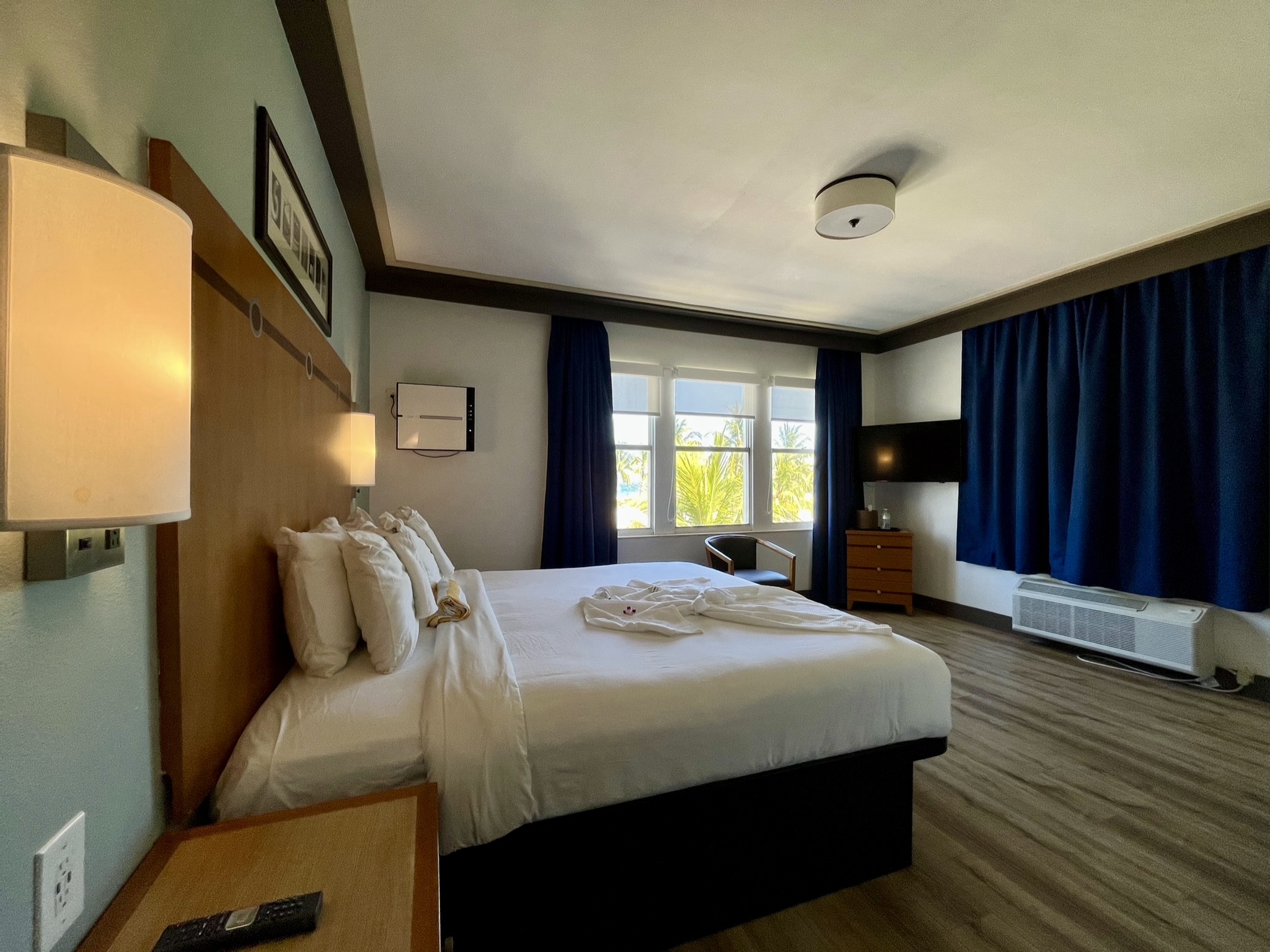 Room Ocean Front King Bed