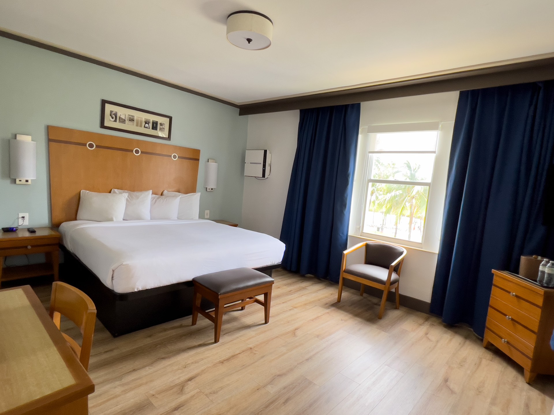 Room Ocean Front King Bed