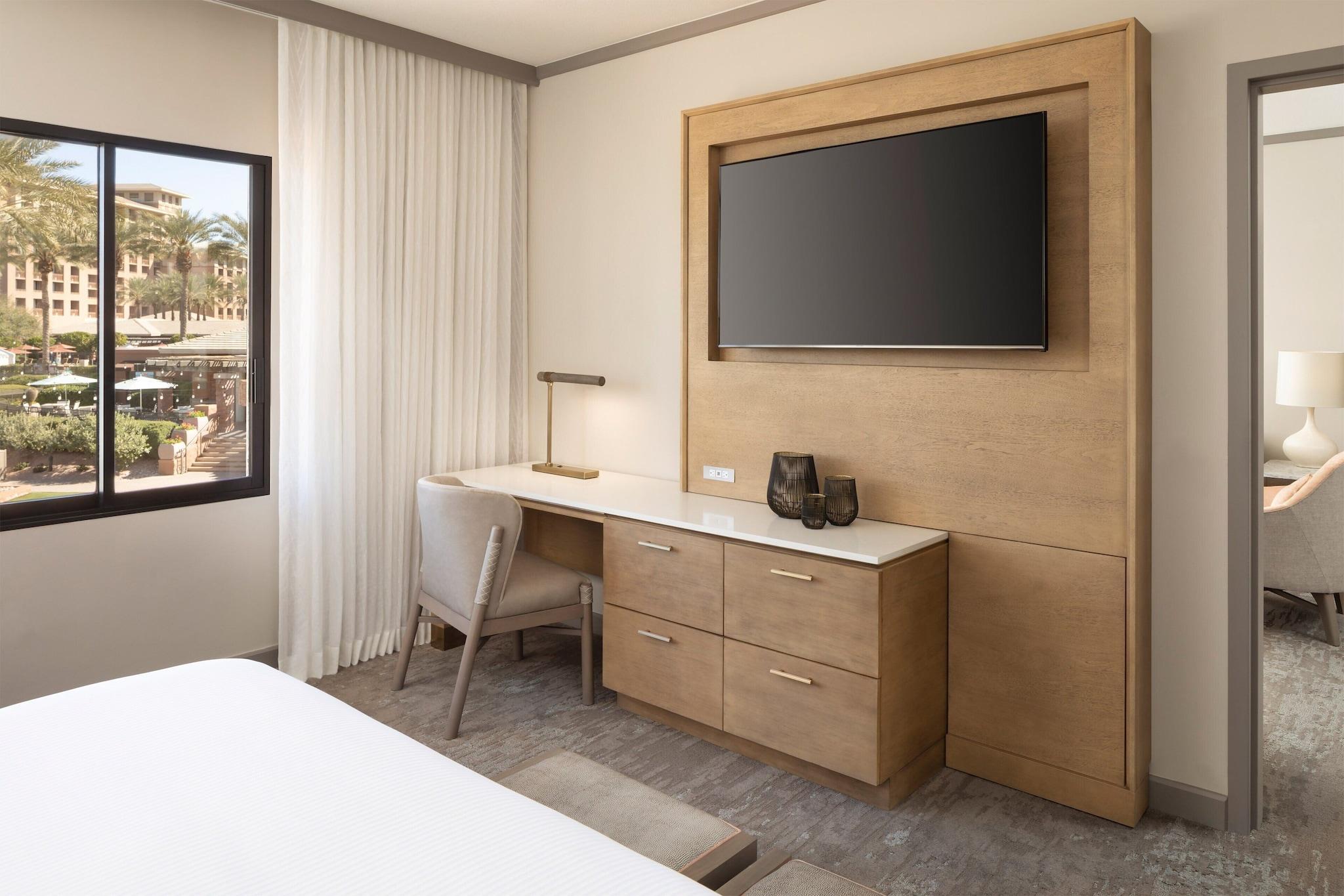 Quadruple Deluxe Pool View