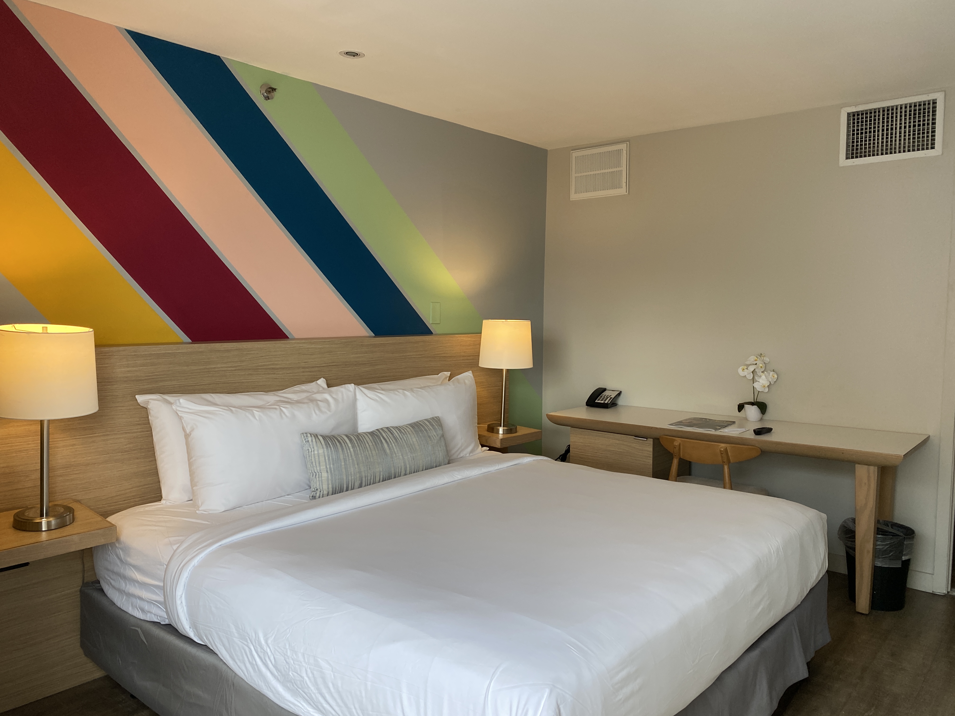 Double Classic Queen Bed