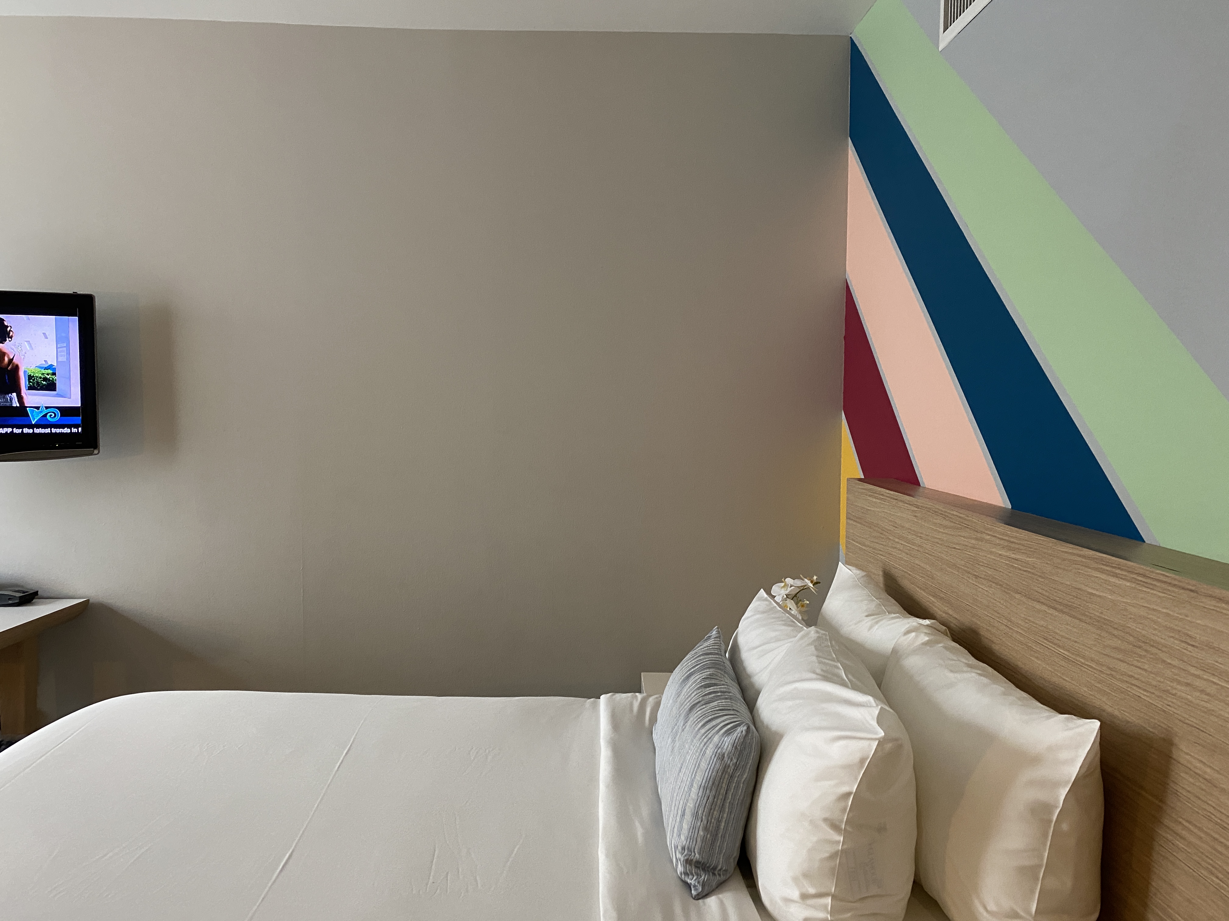 Double Classic Queen Bed