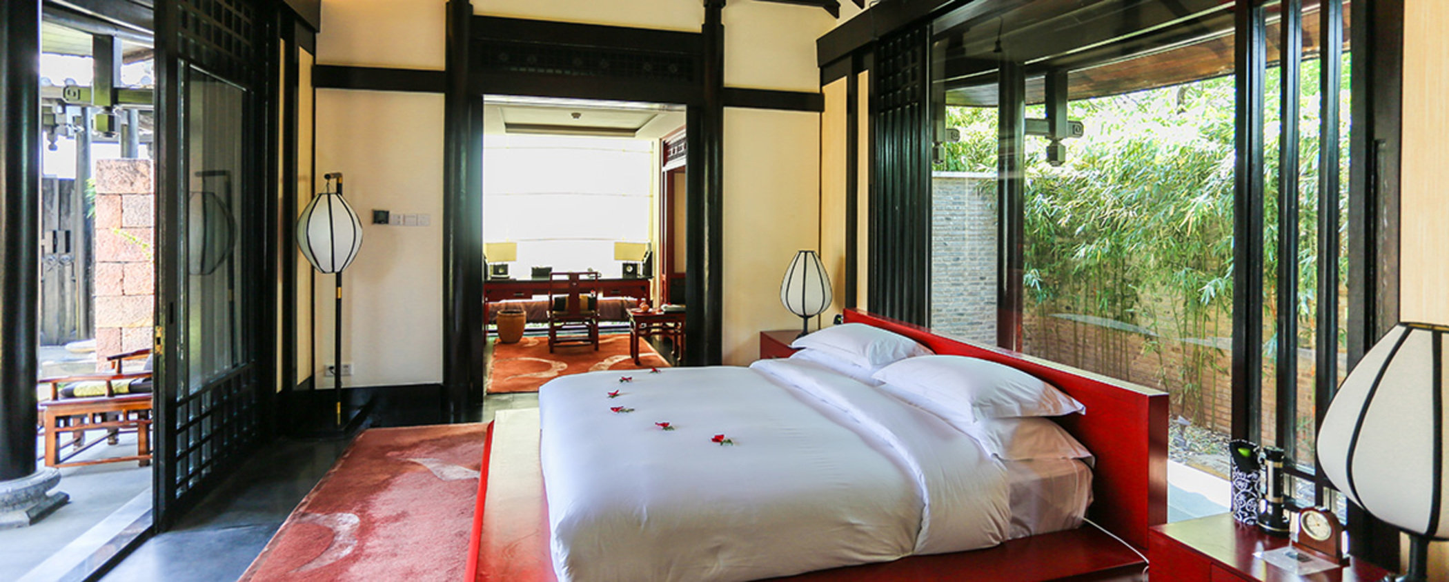 Villa Pool View King Bed