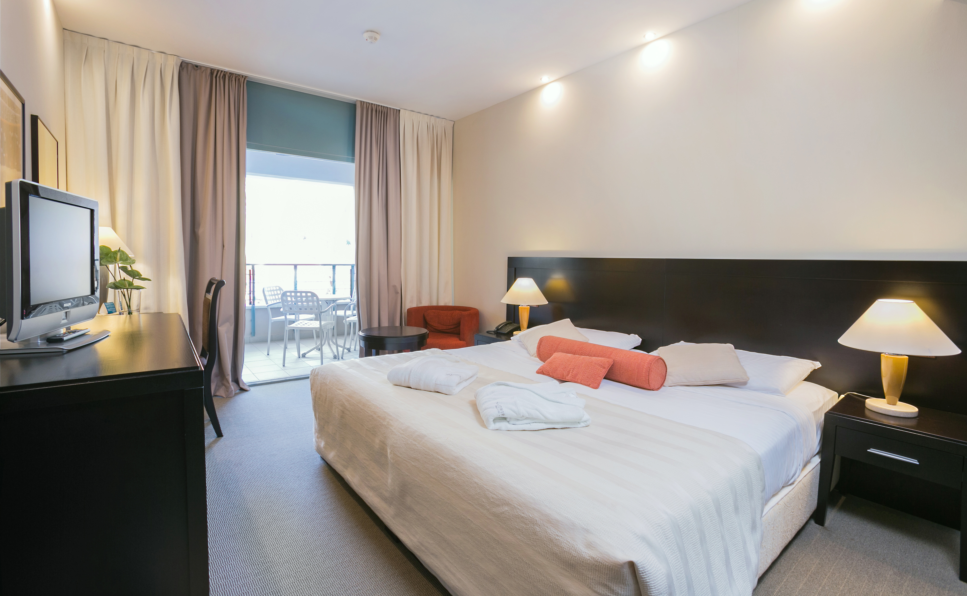 Double Single Side Sea View with Balcony