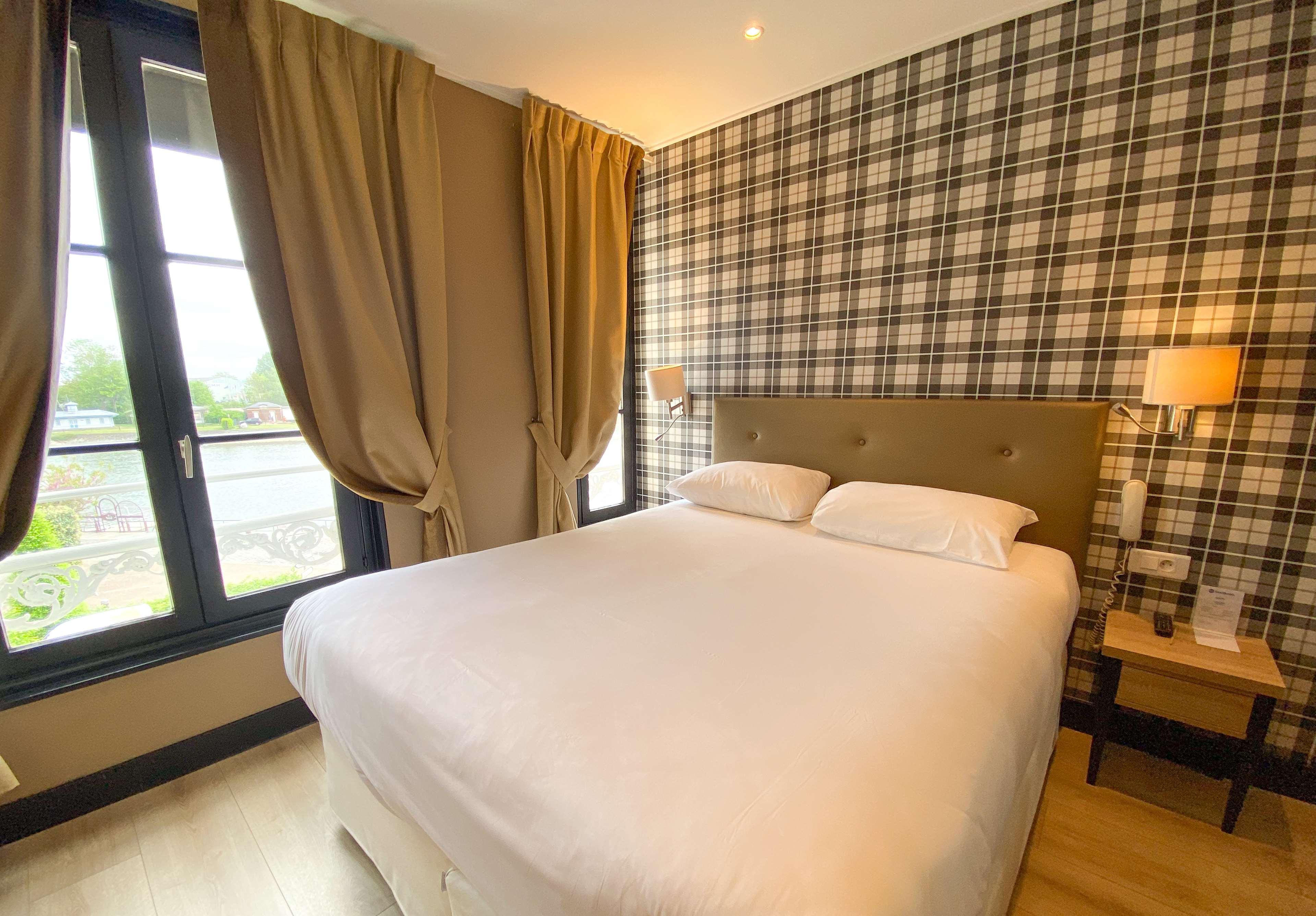 Double Deluxe with Views