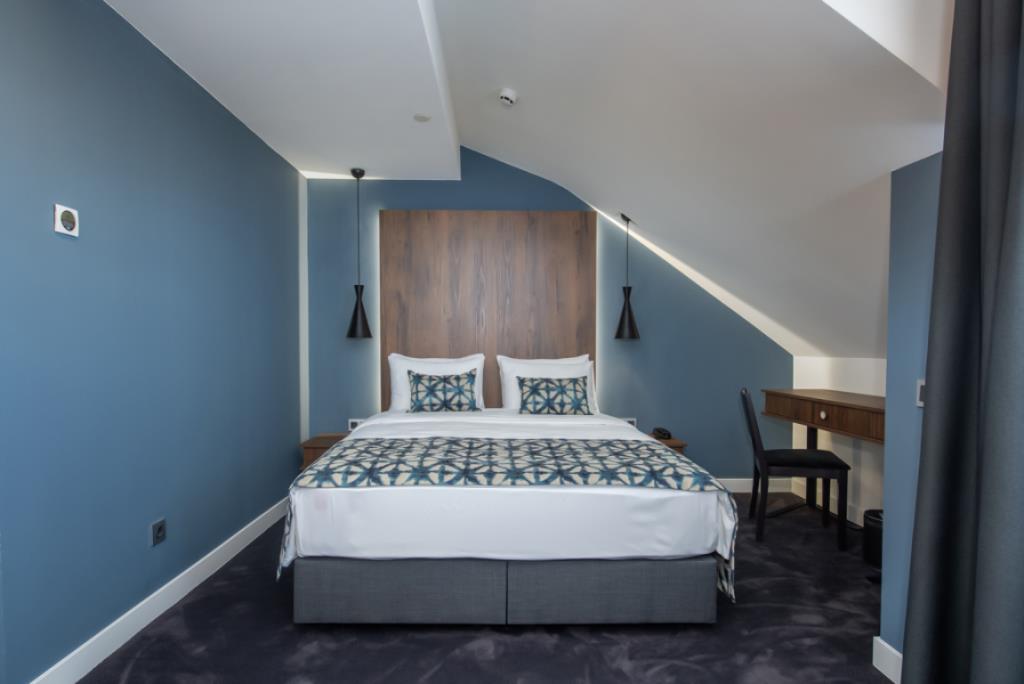 Double Deluxe with Views