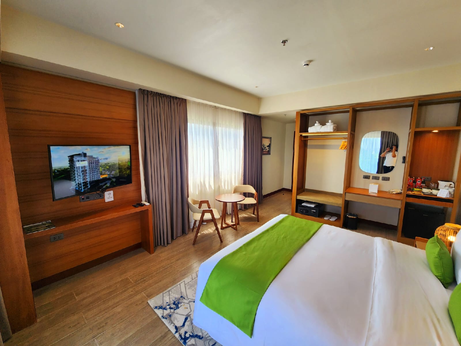 Double Deluxe Queen Bed