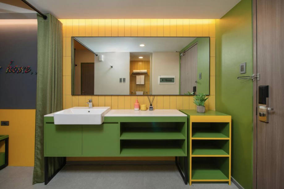 Single Queen Size Bed