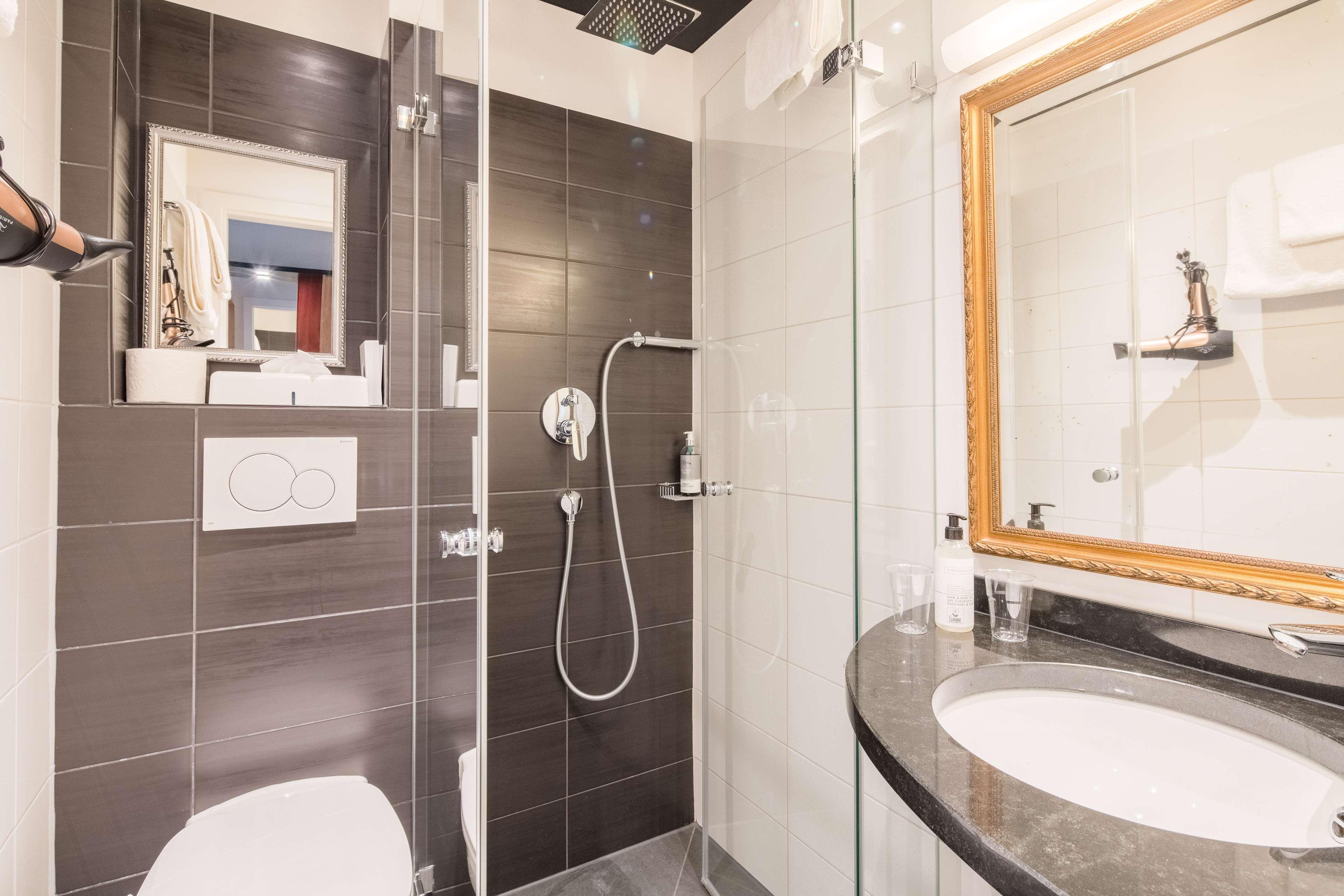 Double Queen Size Bed