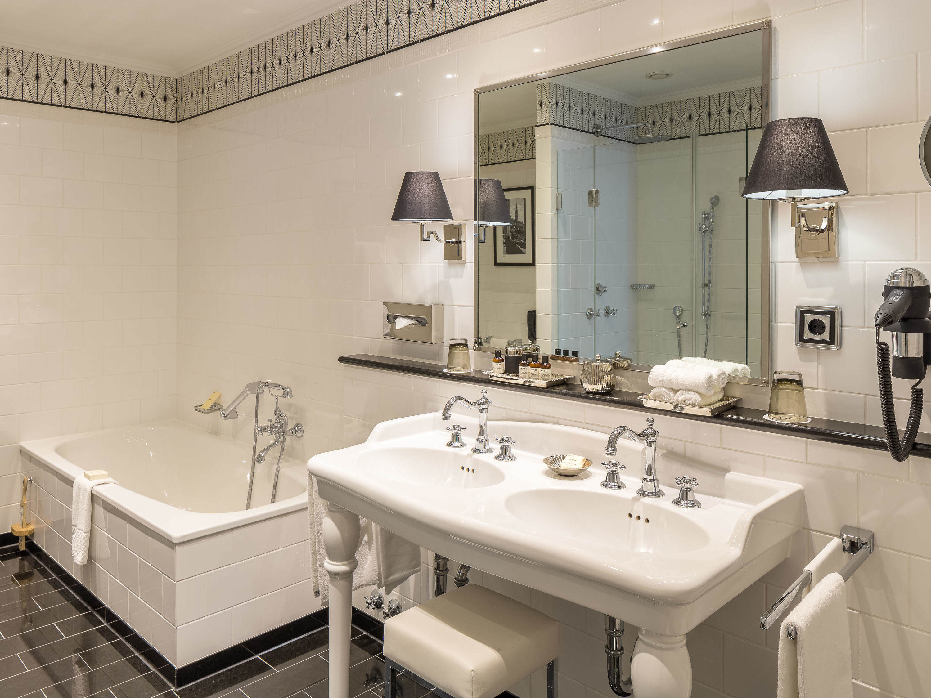 Double Deluxe Lake View