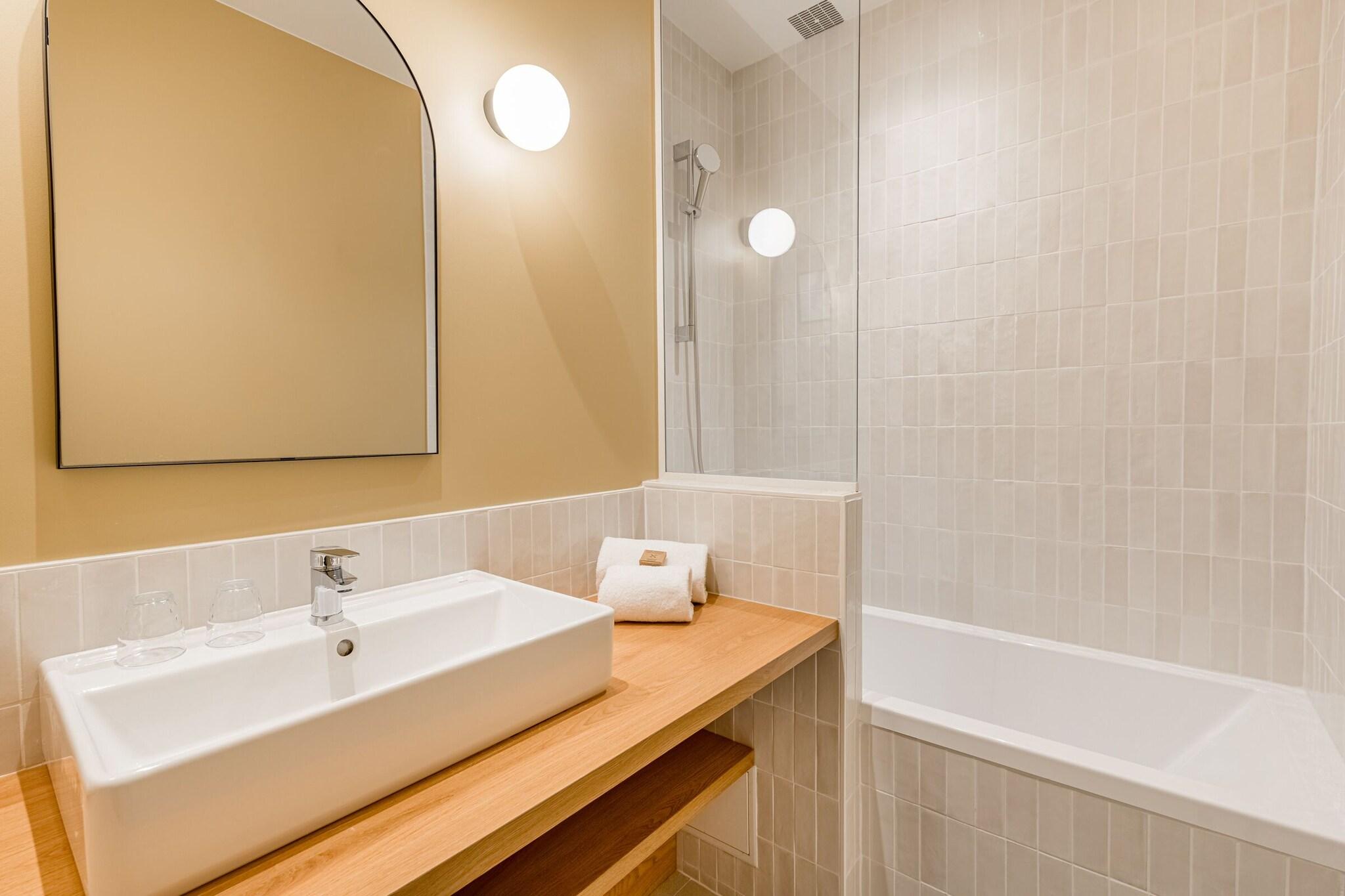 Double Premium Queen Bed