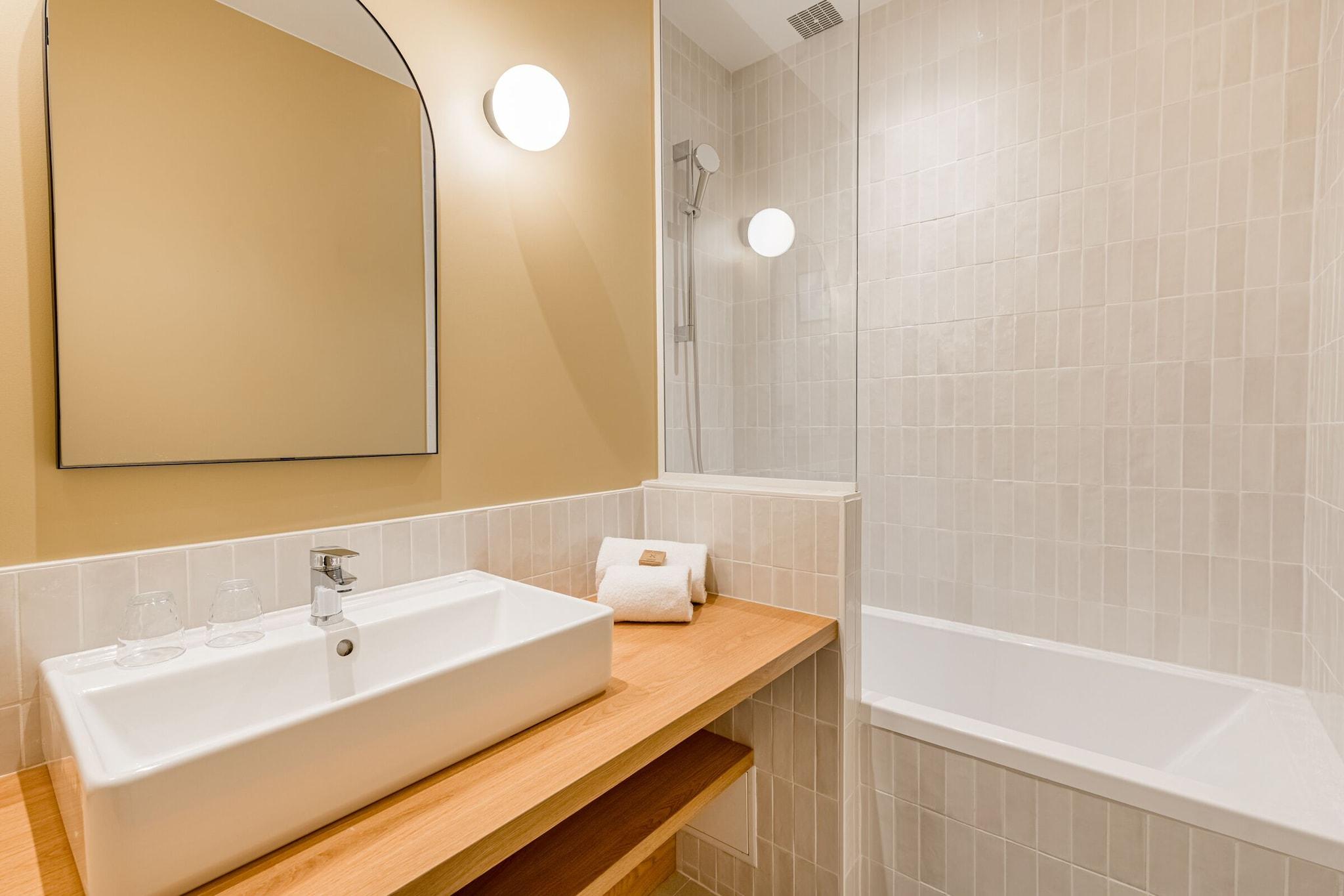 Double Premium Queen Bed