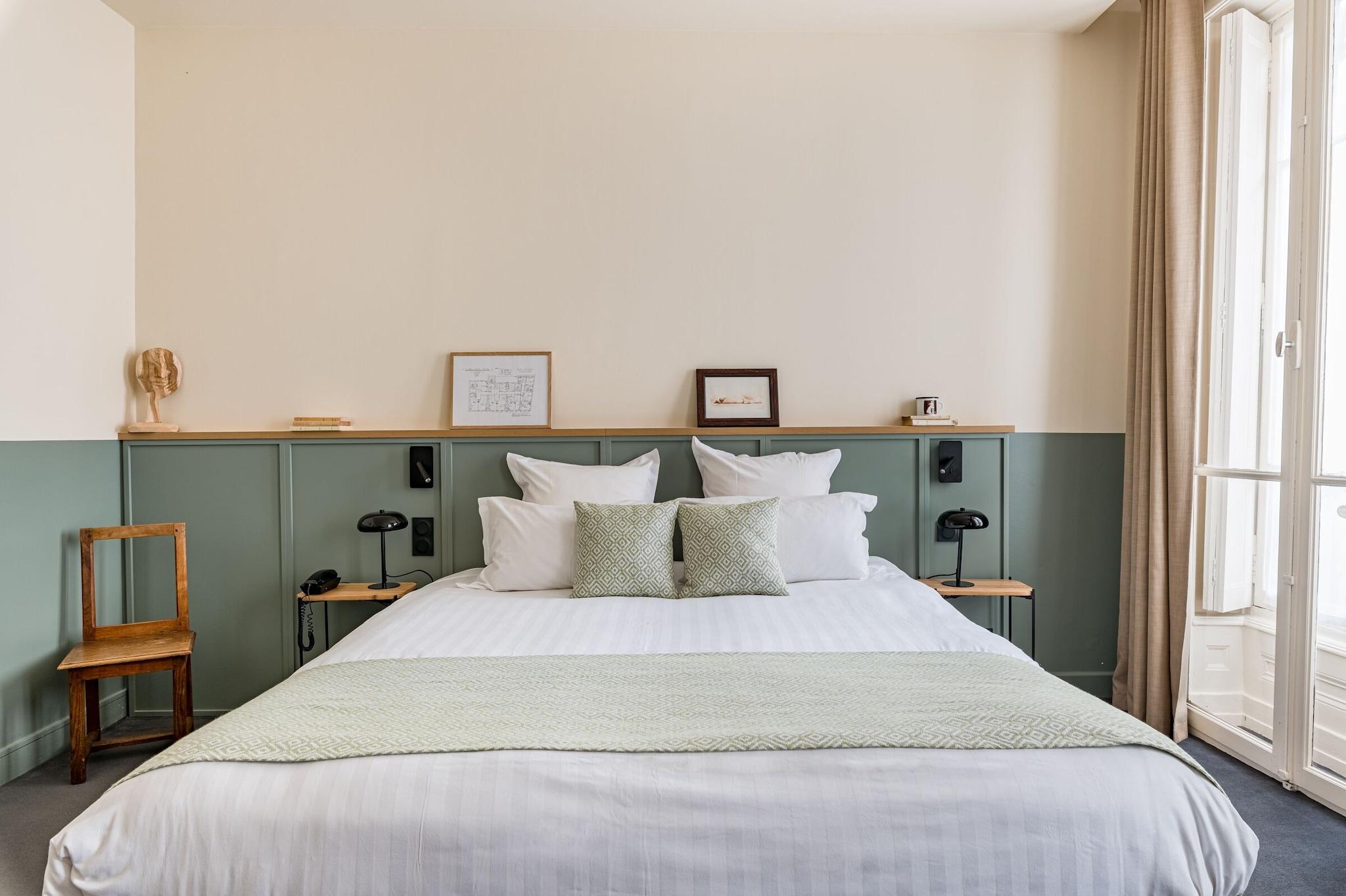 Double Premium Queen Bed