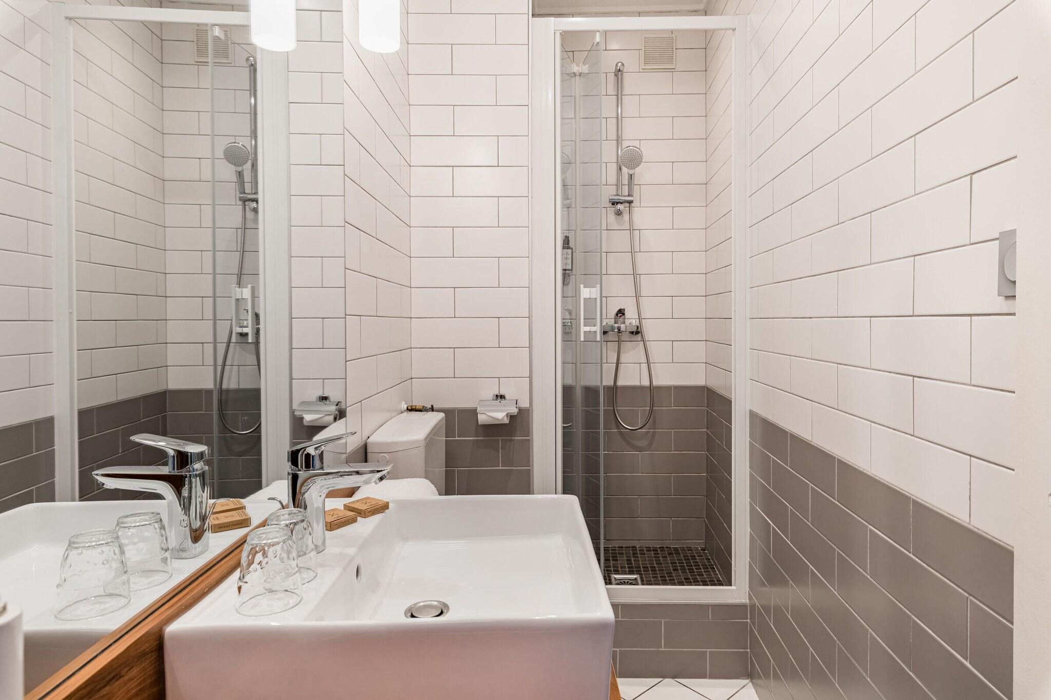 Double Classic Double Bed