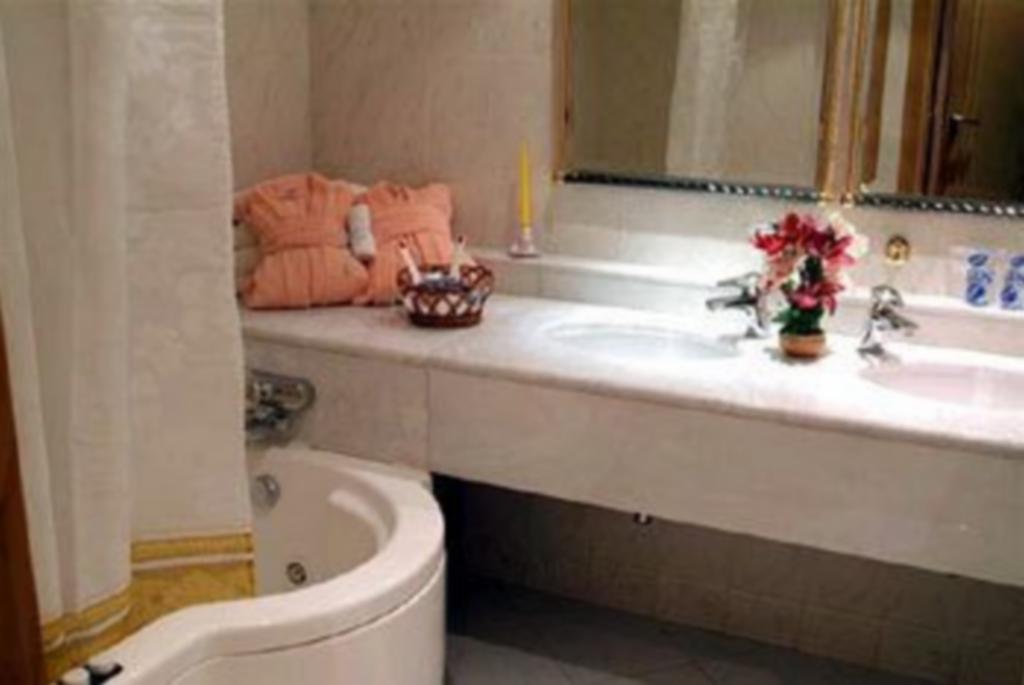 Double or Twin Standard