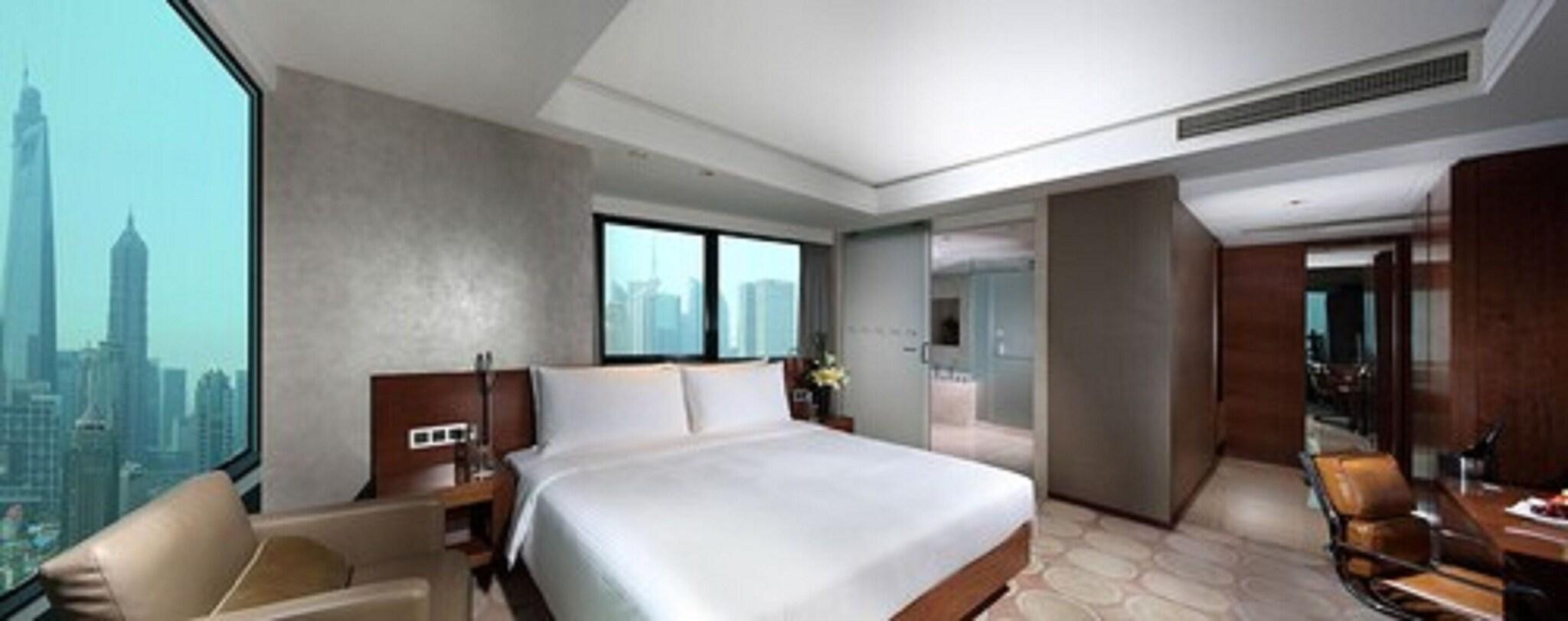 Junior Suite King Size Bed