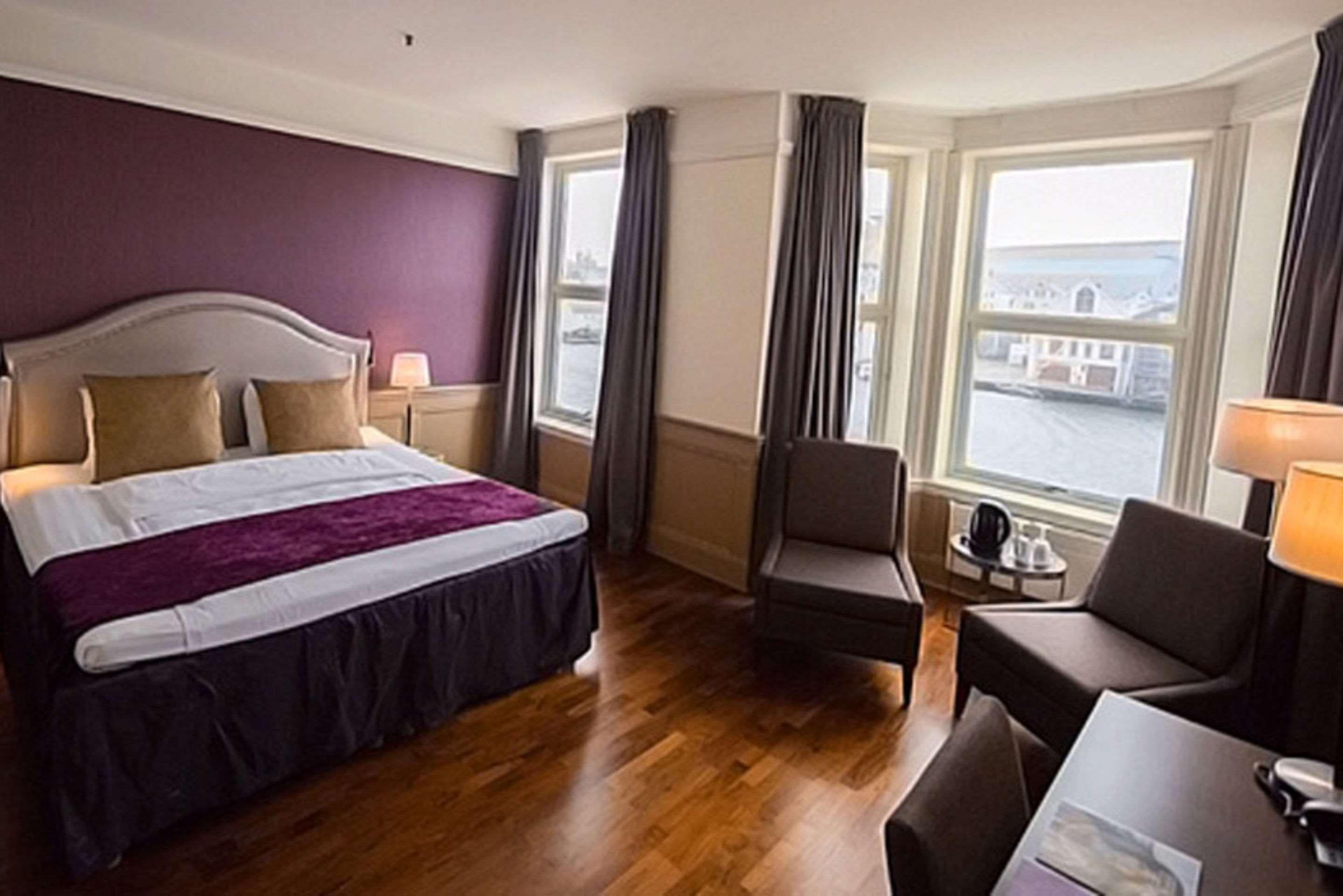 Double or Twin Standard