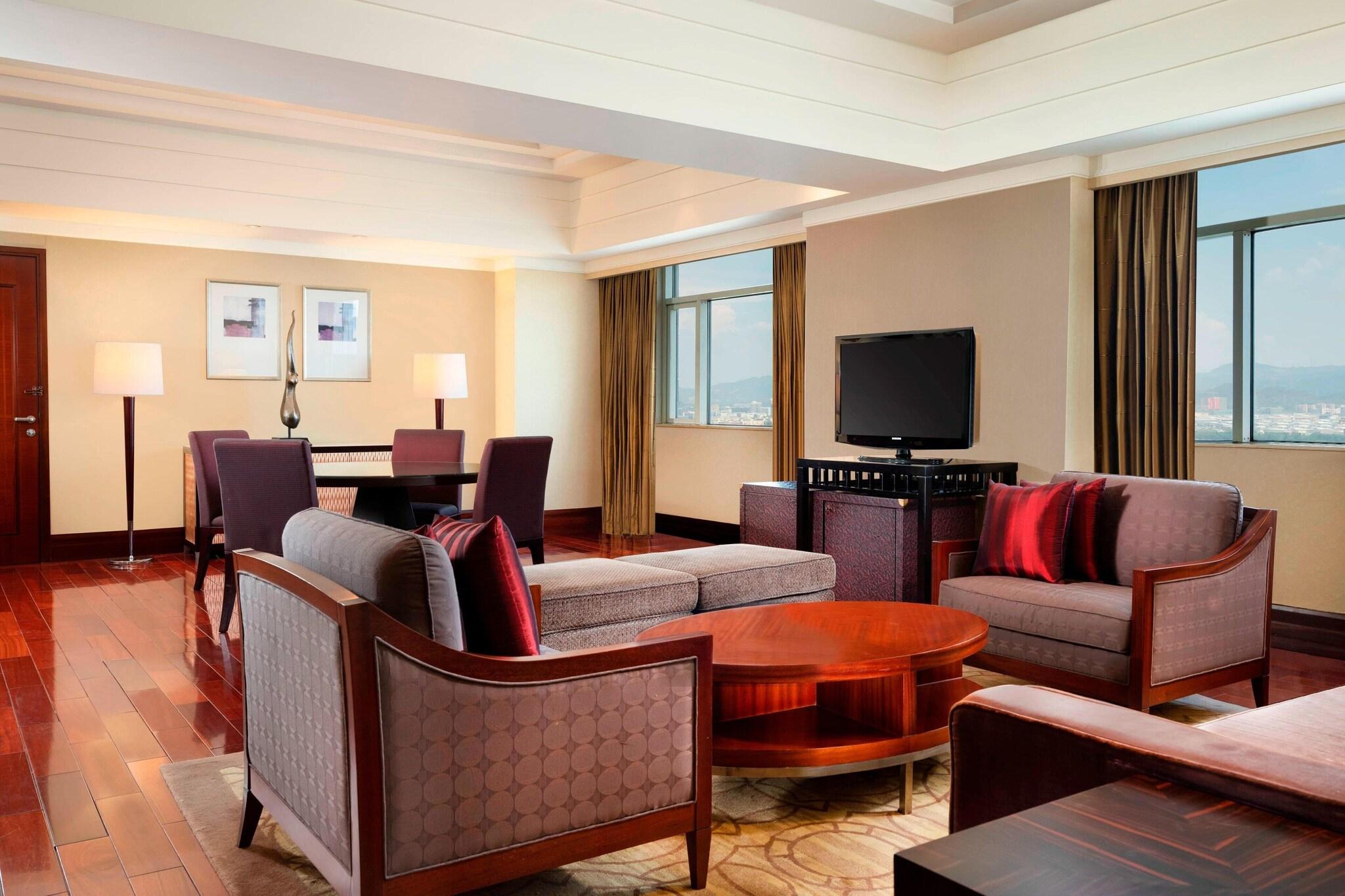 Junior Suite King Bed One Bedroom 