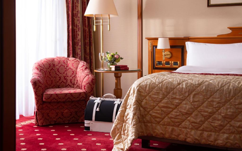 Double Deluxe King Bed