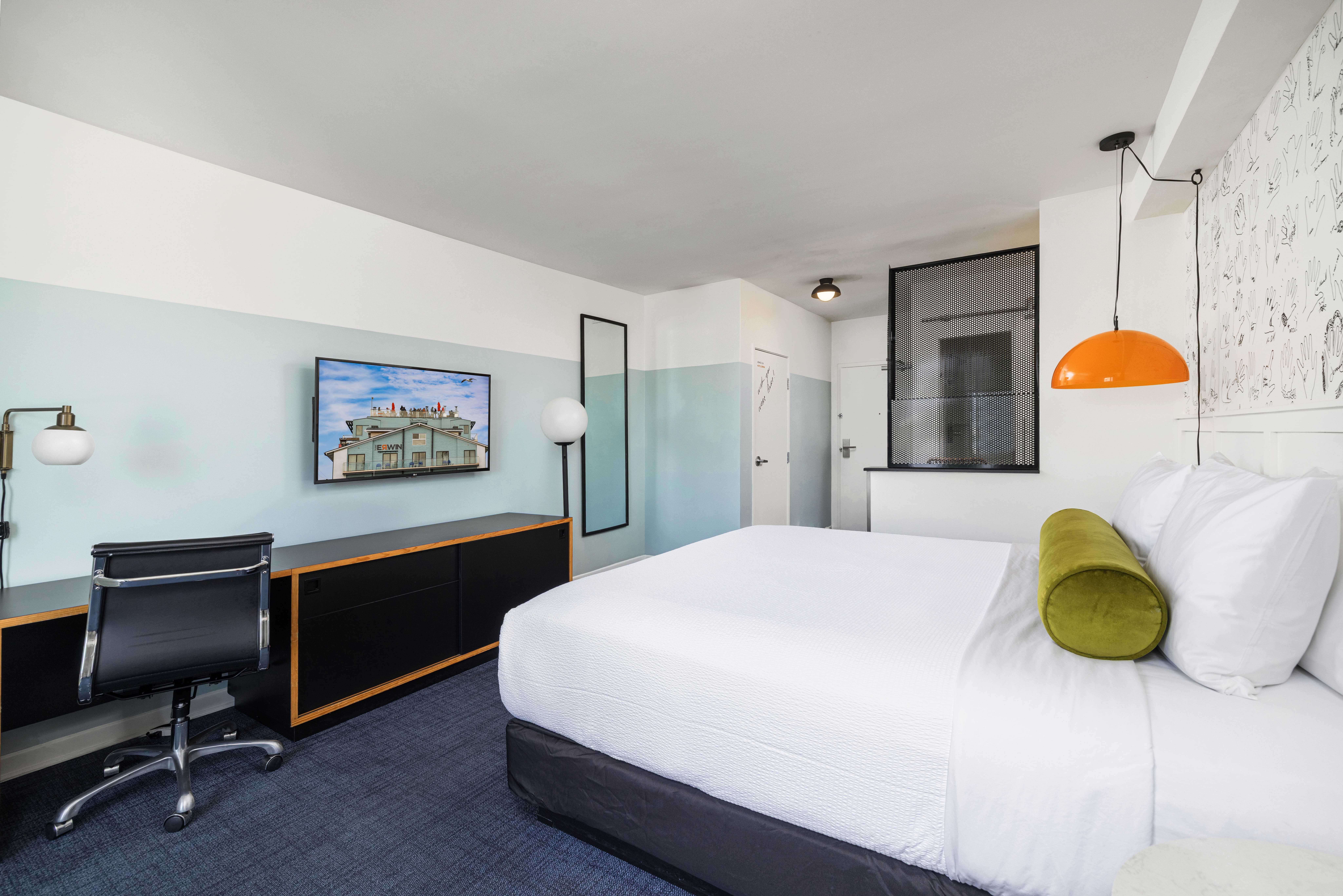 Double City View King Bed