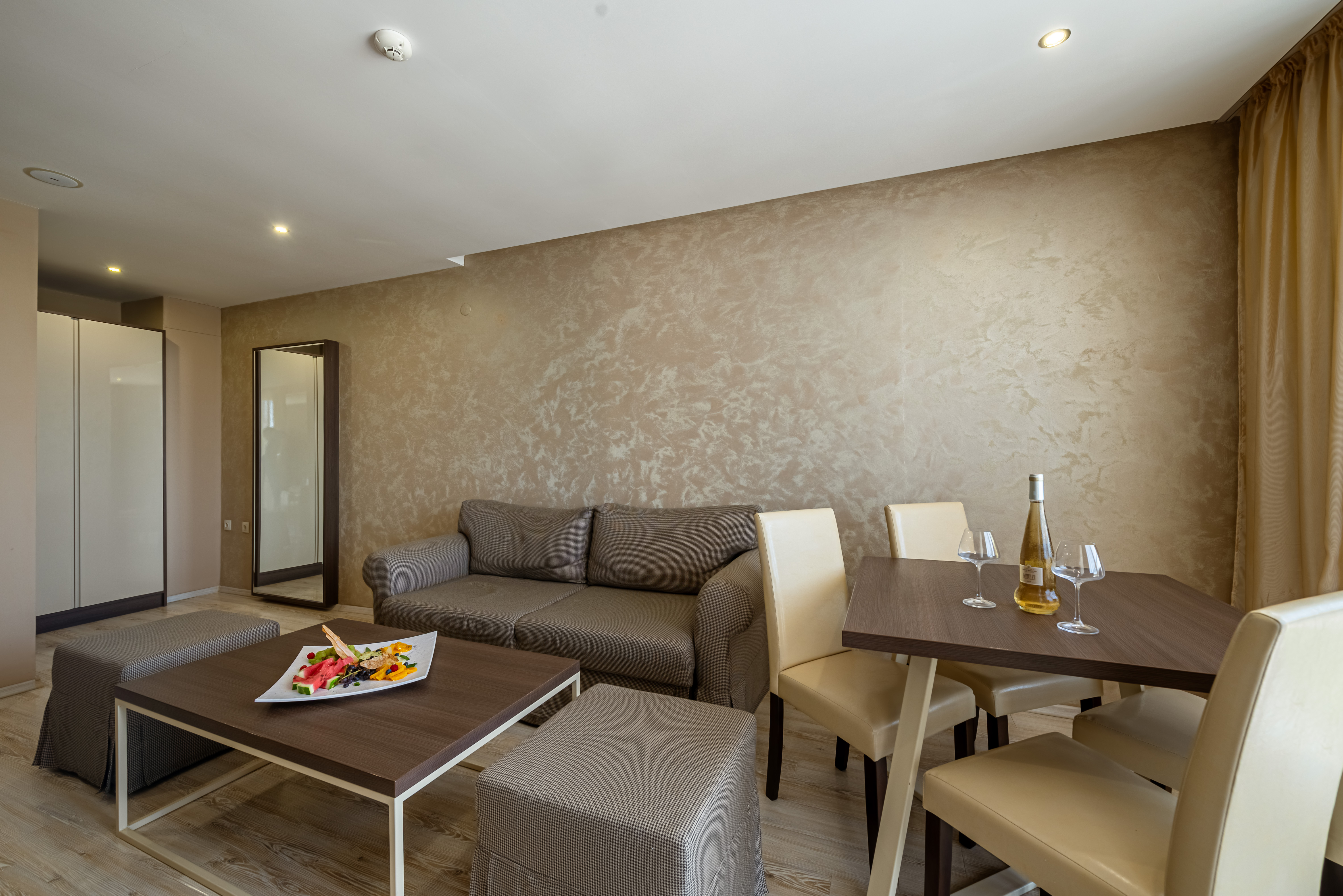 Apartment One Bedroom with Views