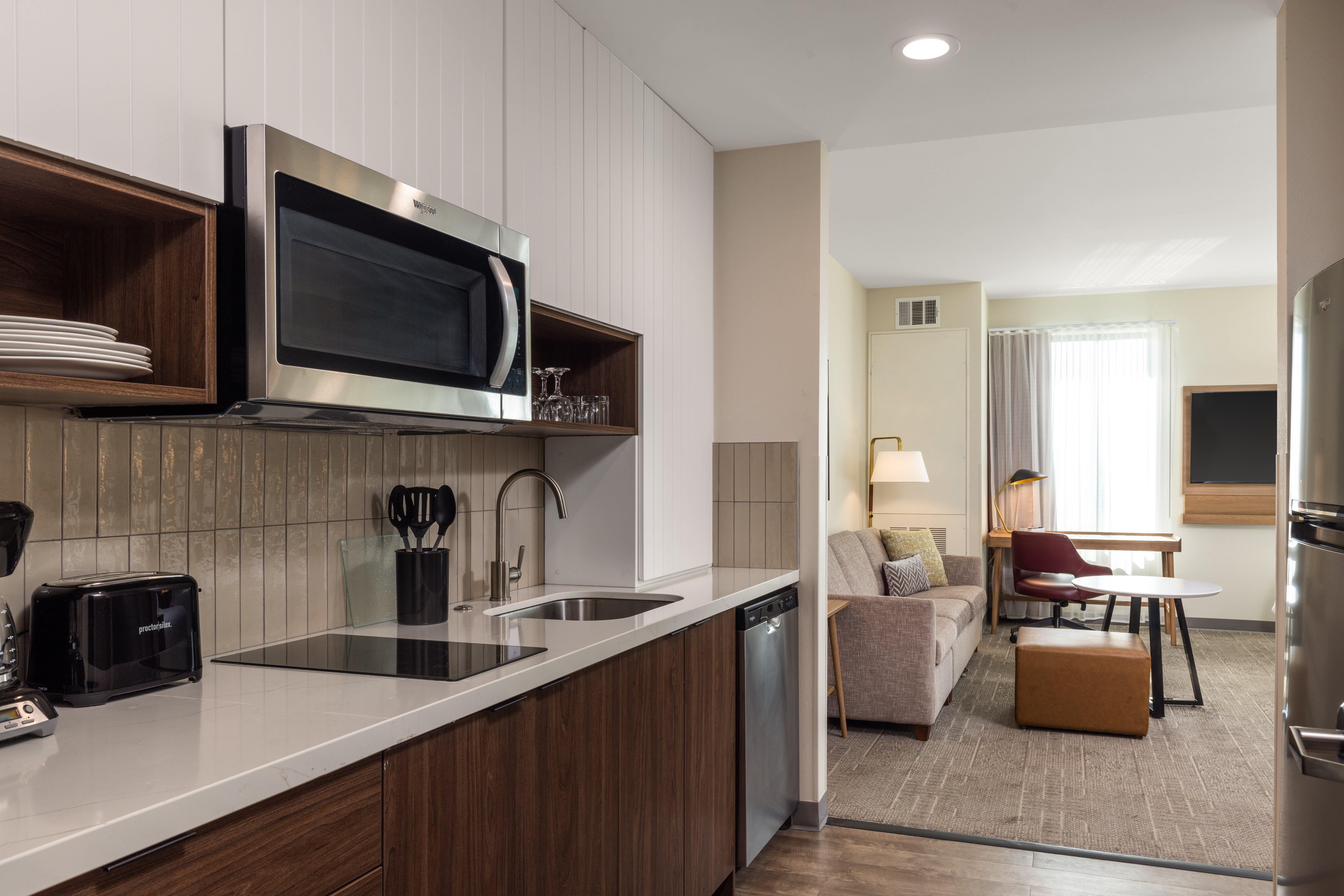 Studio Two Queen Beds