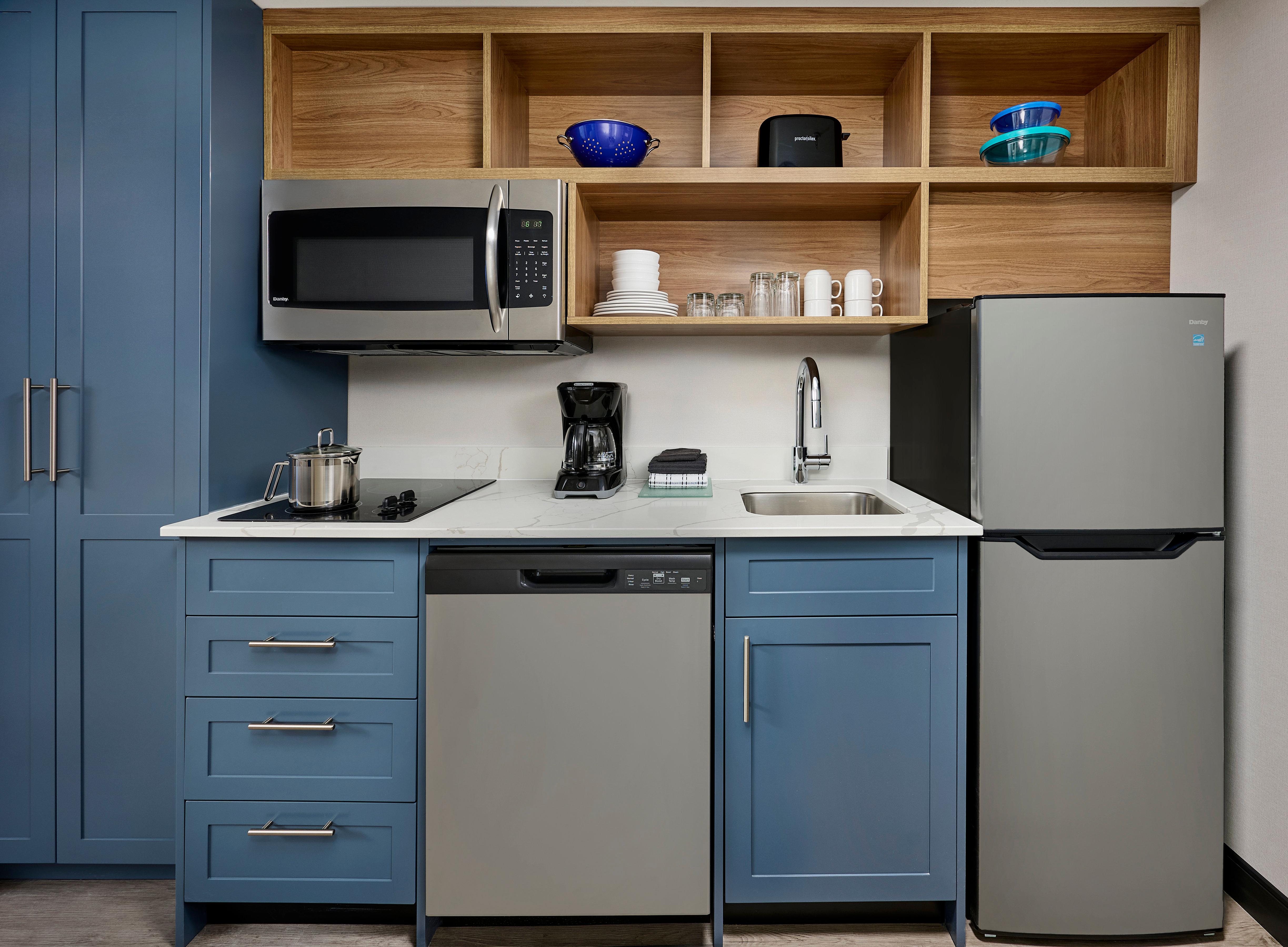 Studio Two Queen Beds