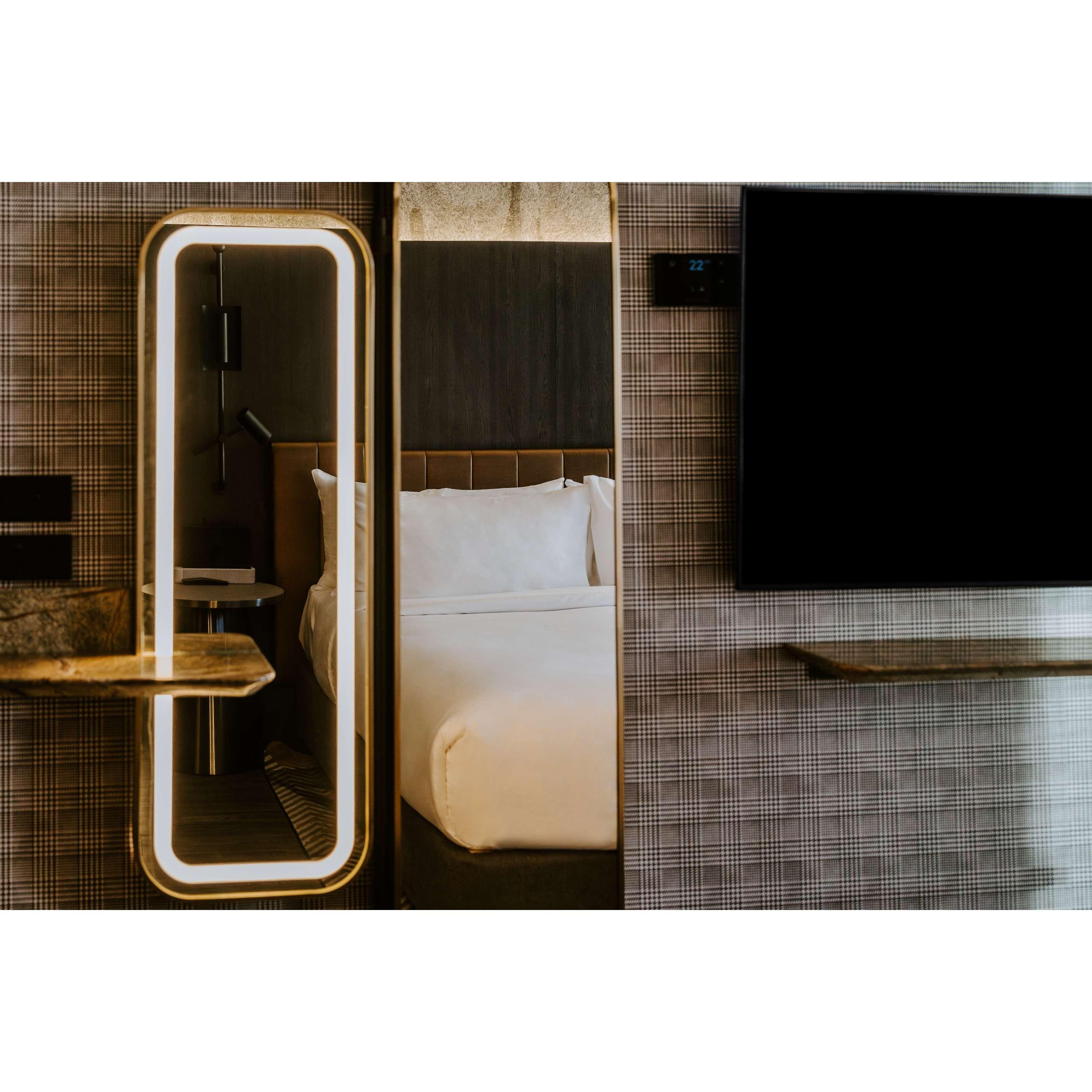 Double Deluxe King Bed