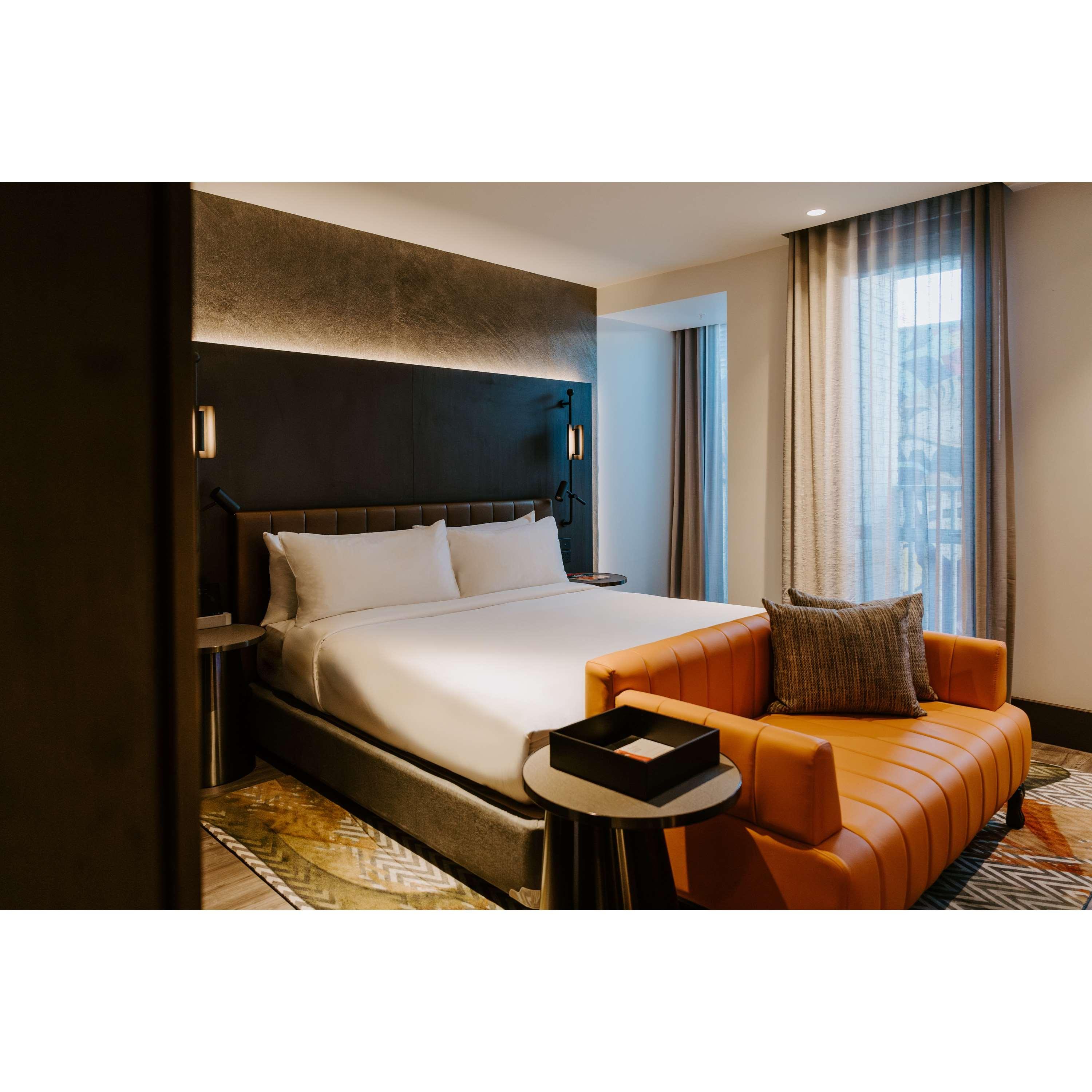 Double Deluxe King Bed