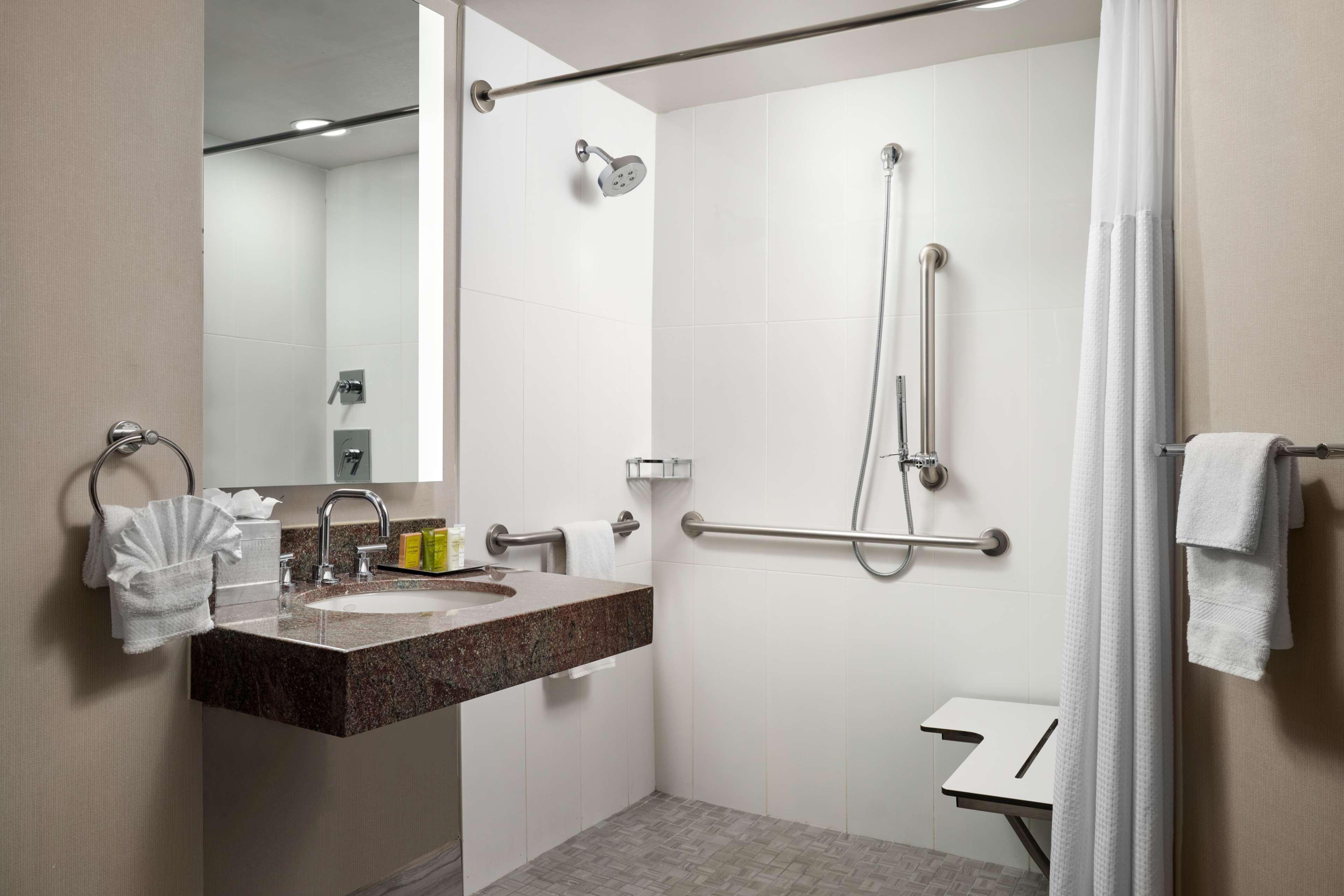 Junior Suite Accessible