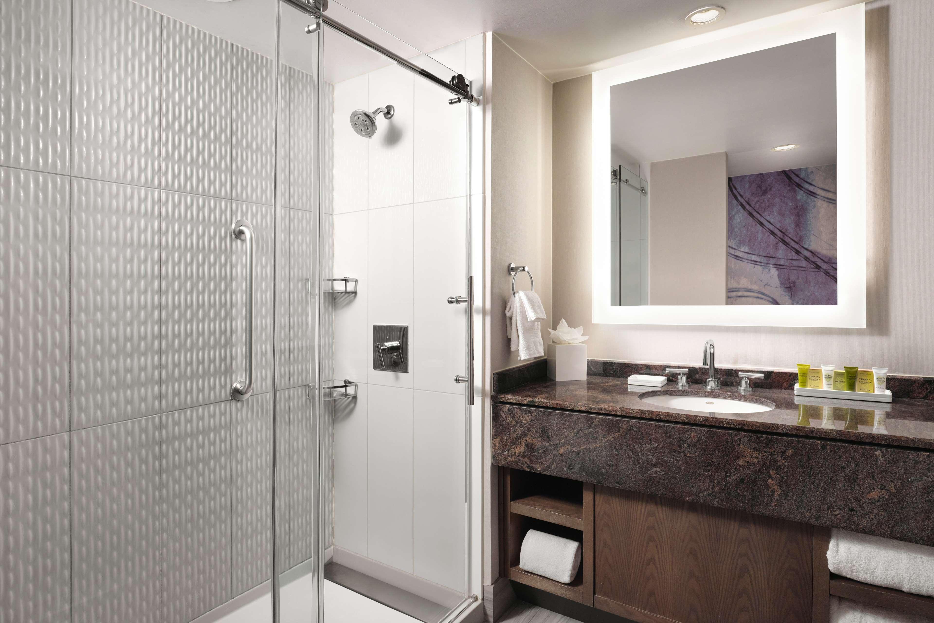 Double Deluxe King Bed